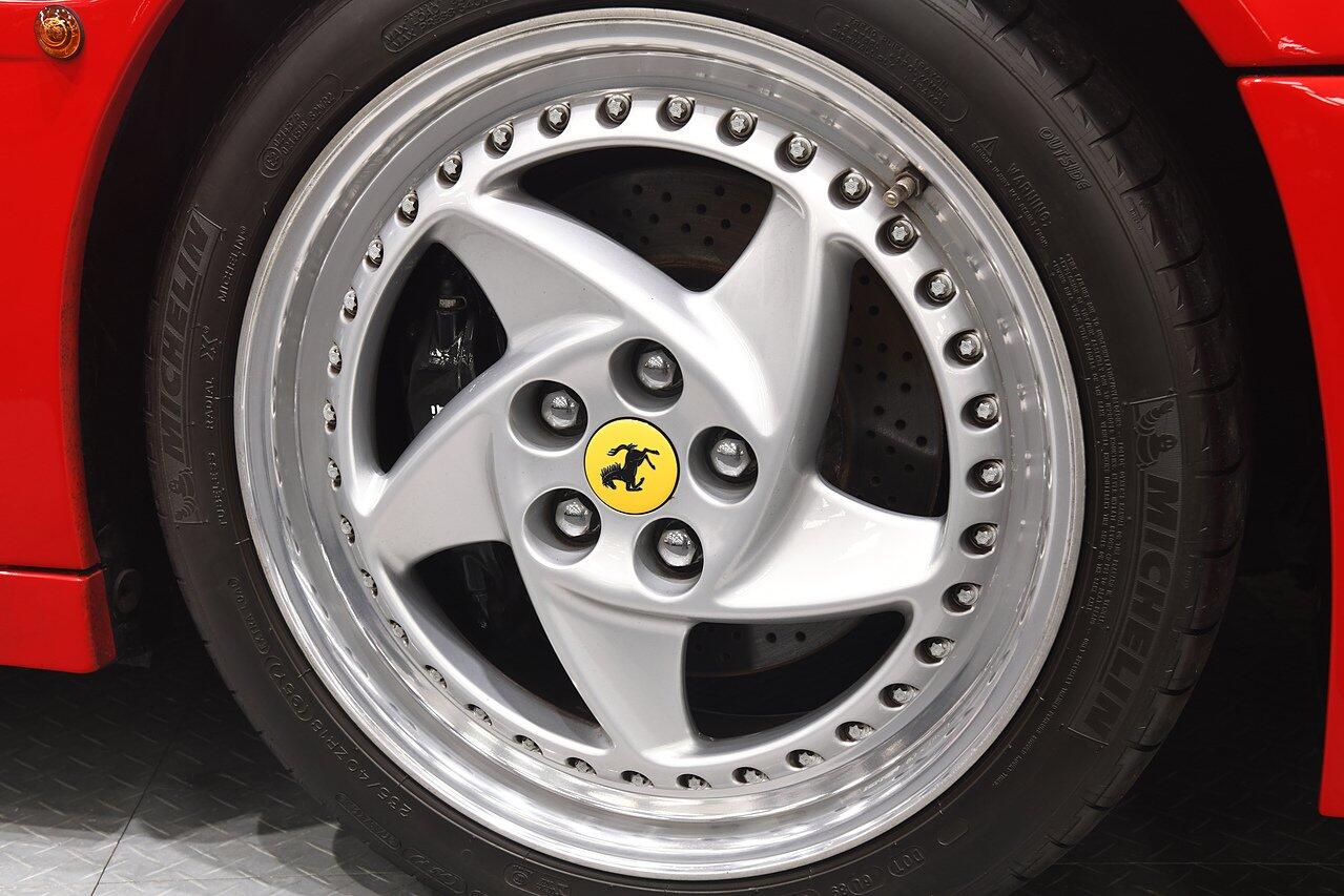 Ferrari 512 view 39