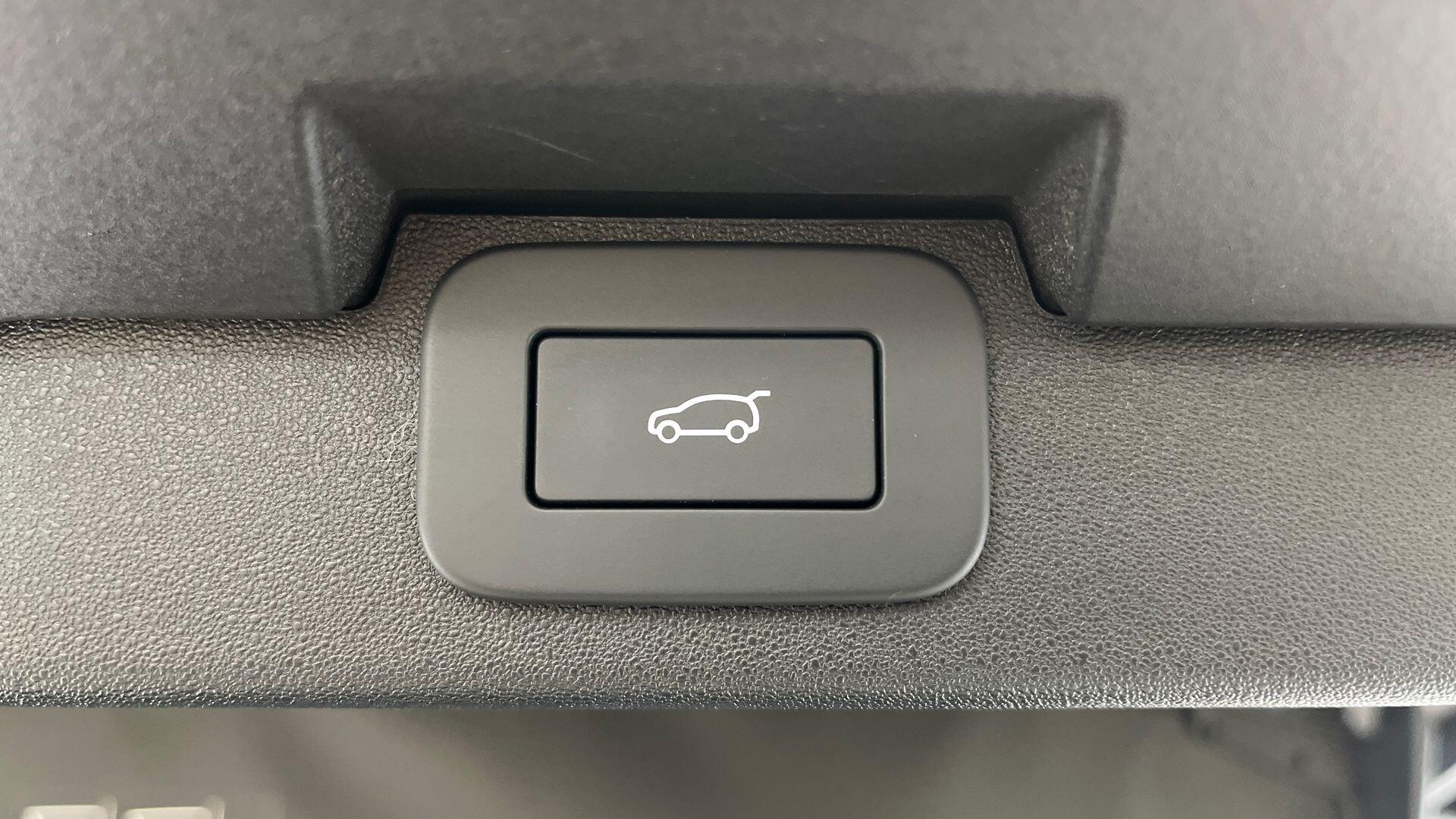 Land Rover Discovery view 27