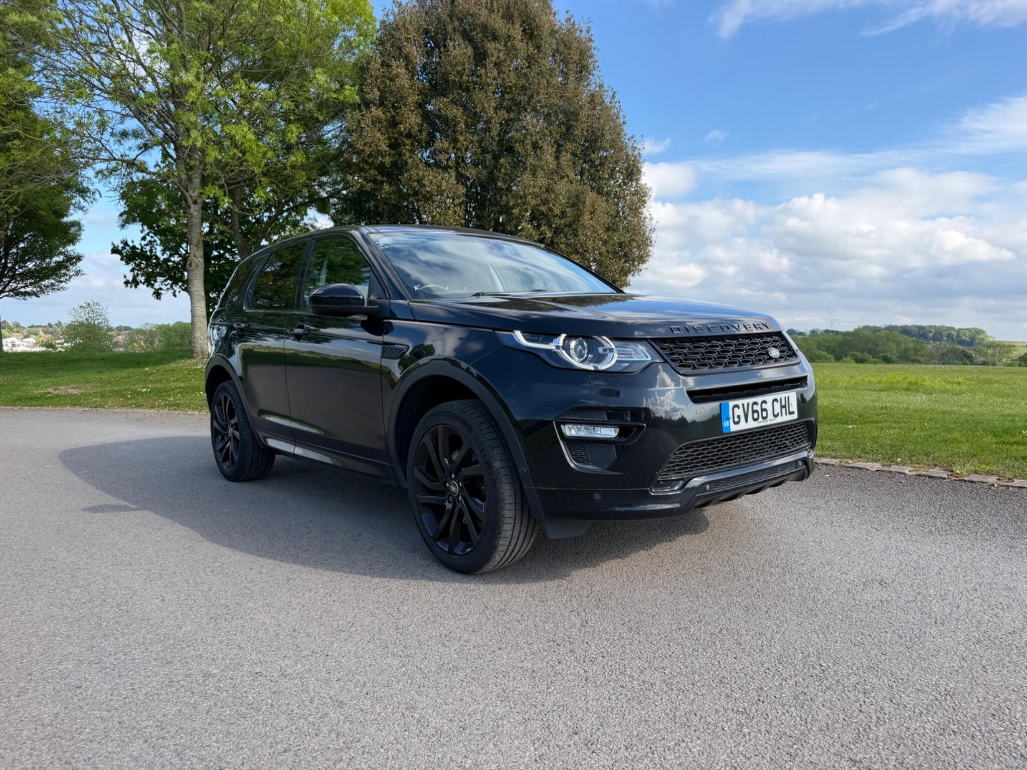 Land Rover Discovery Sport view 7