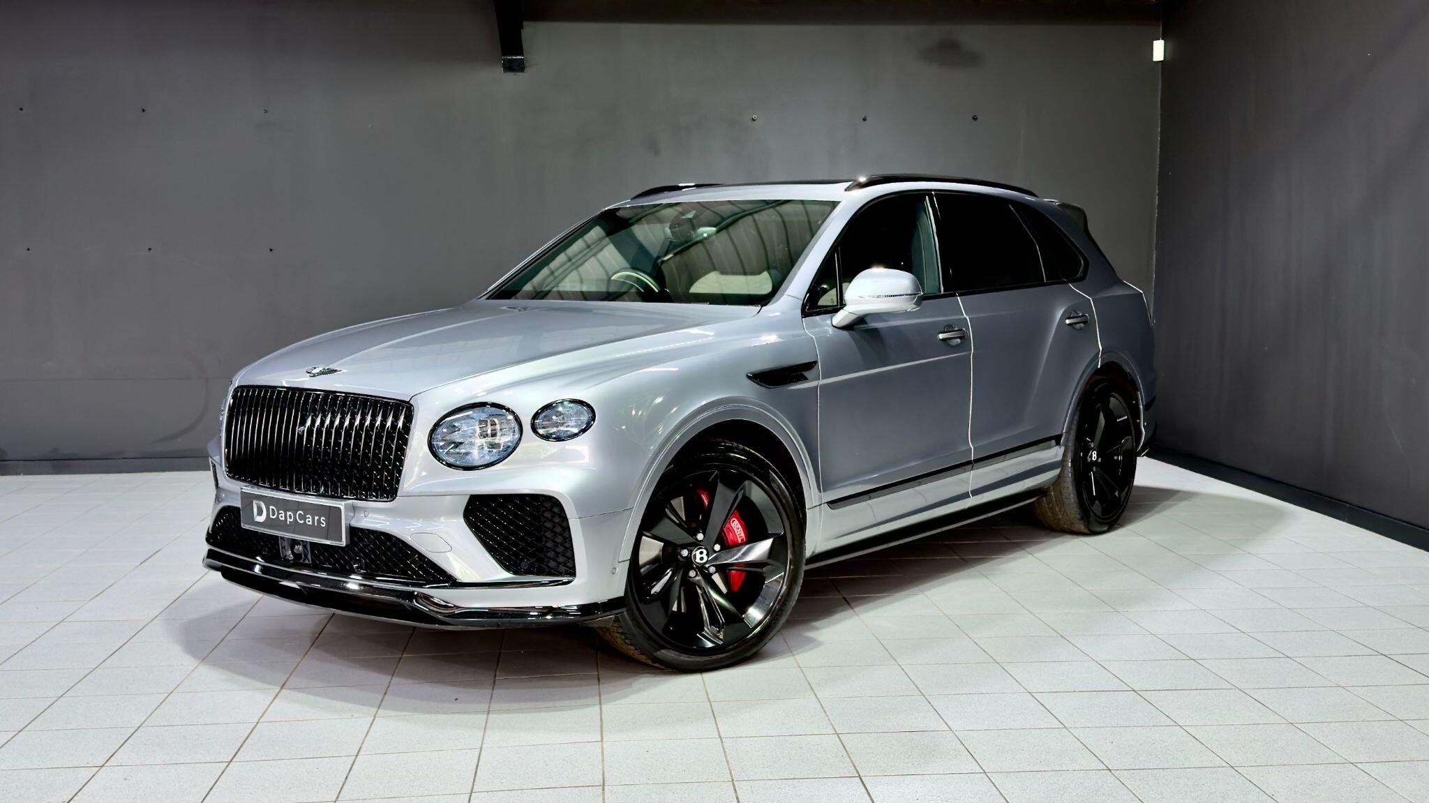 Bentley Bentayga view 3