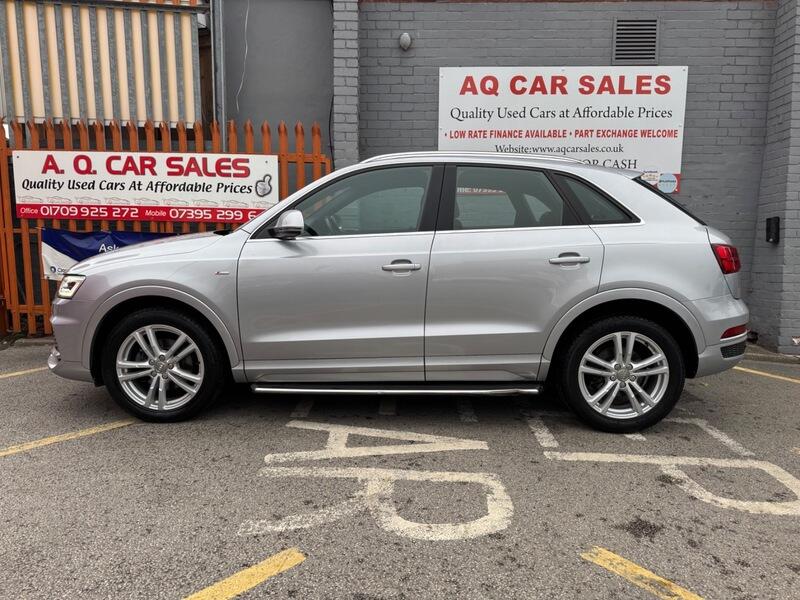 Audi Q3 view 4
