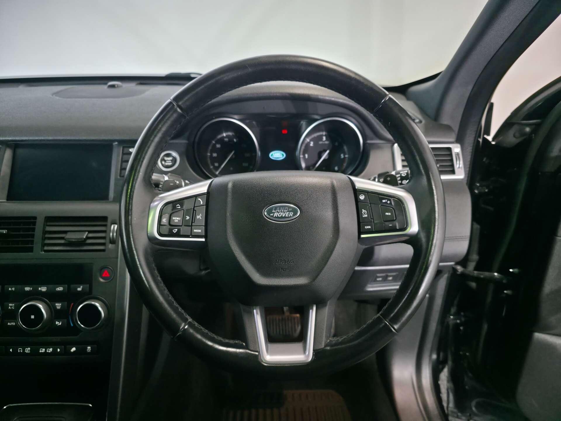 Land Rover Discovery Sport view 36