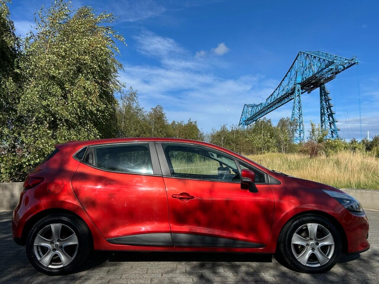 Renault Clio view 2