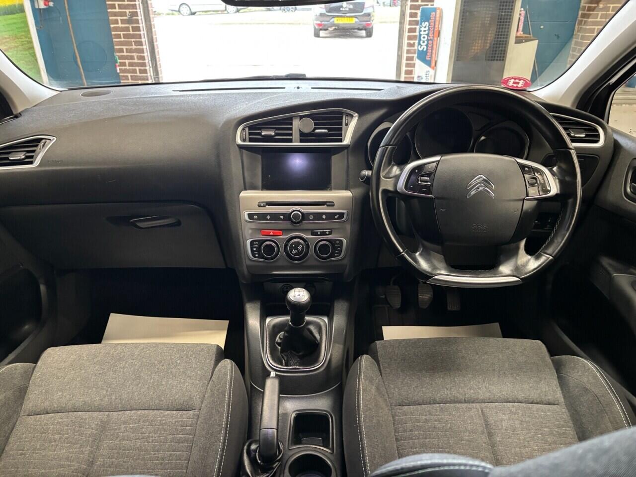 Citroen C4 view 14