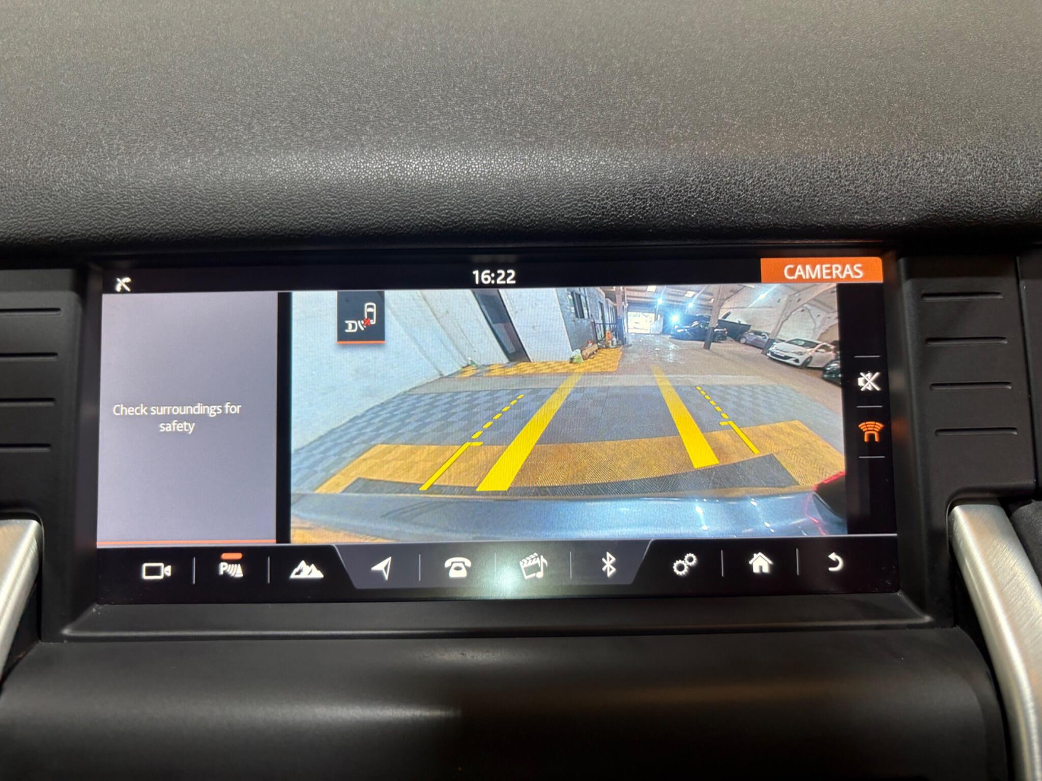 Land Rover Discovery Sport view 52