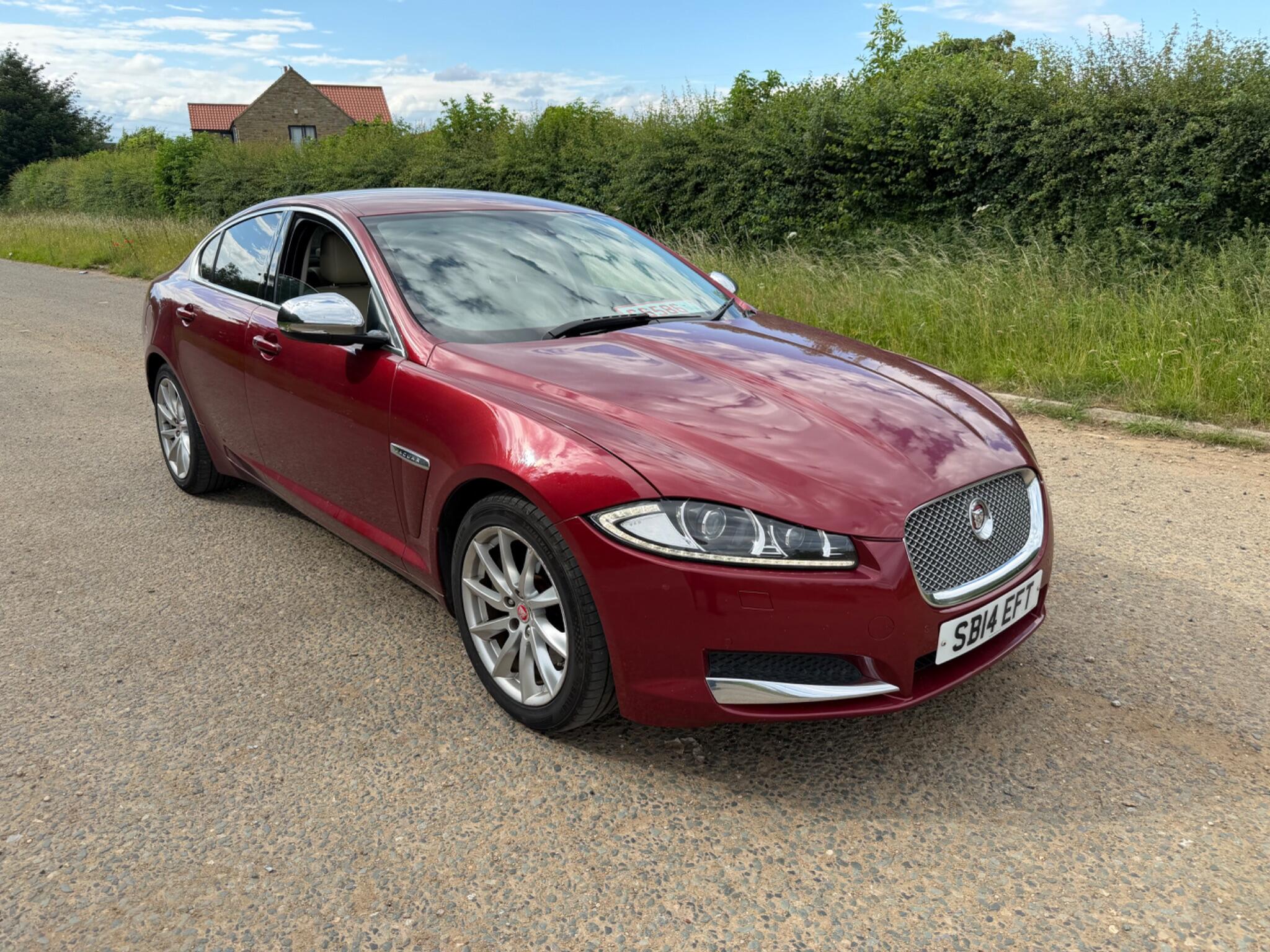 Jaguar XF view 21