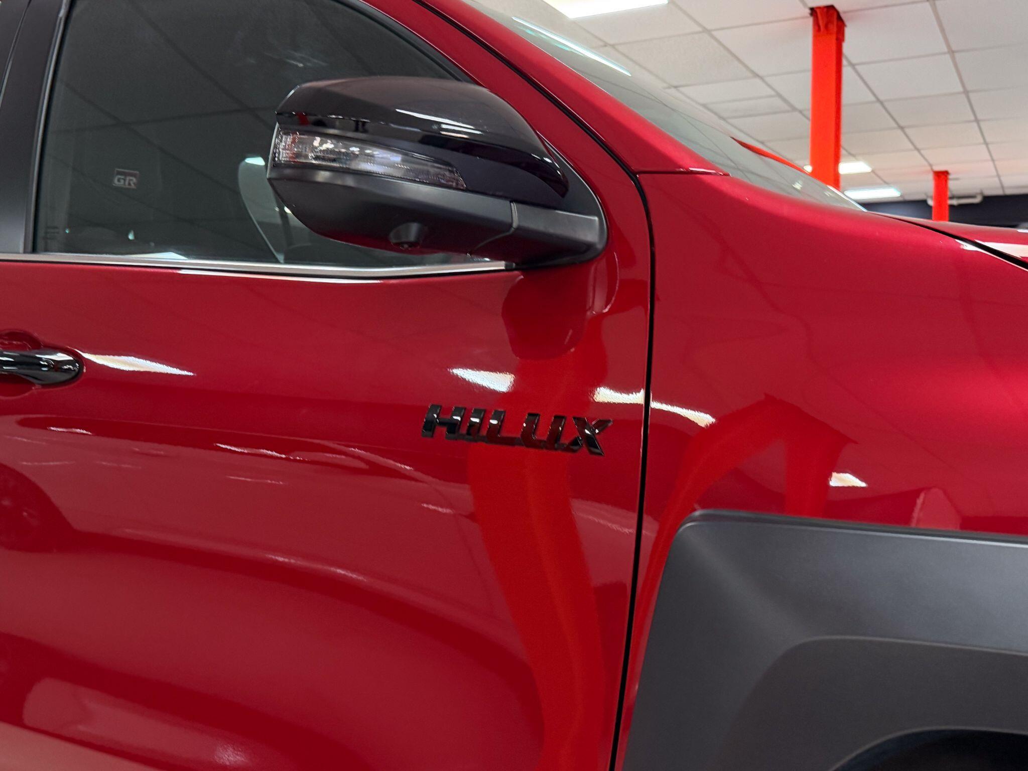 Toyota Hilux view 46