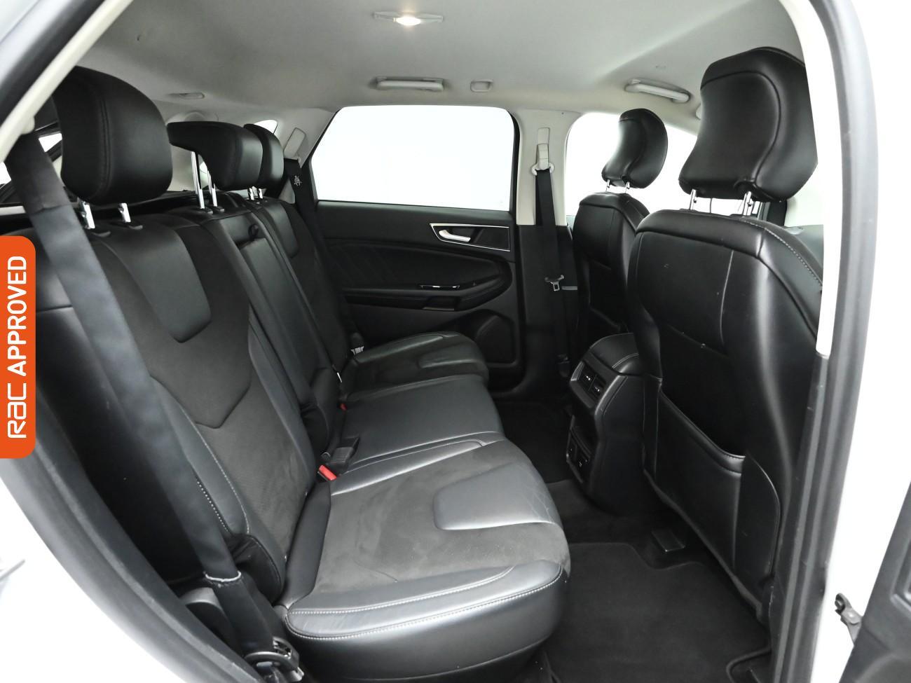 Ford Edge view 12