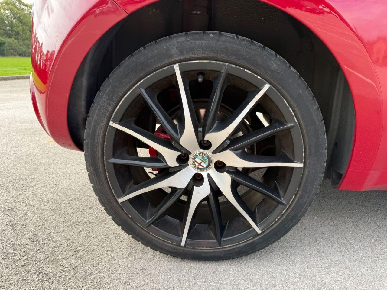 Alfa Romeo Mito view 8