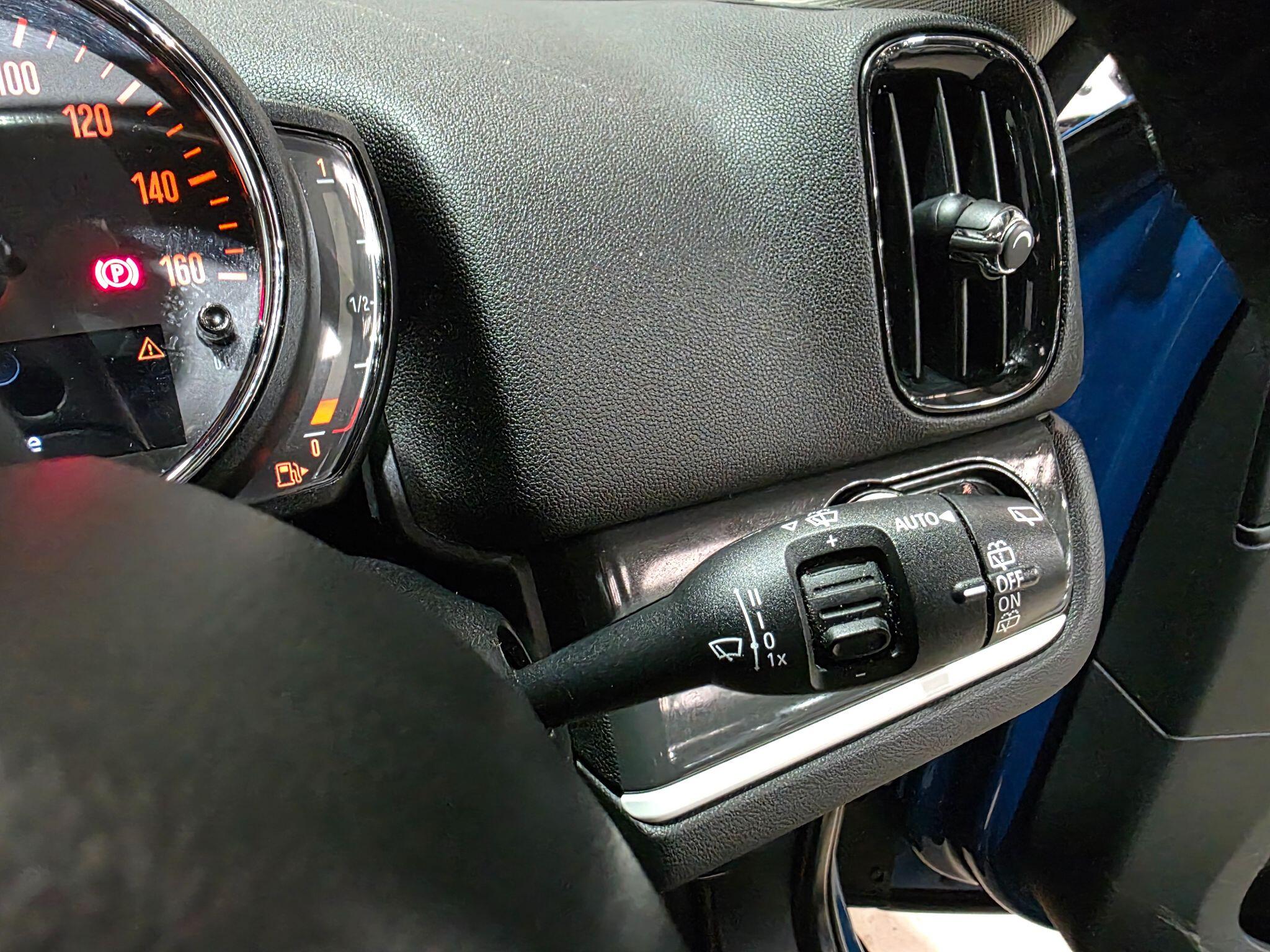 Mini Countryman view 19