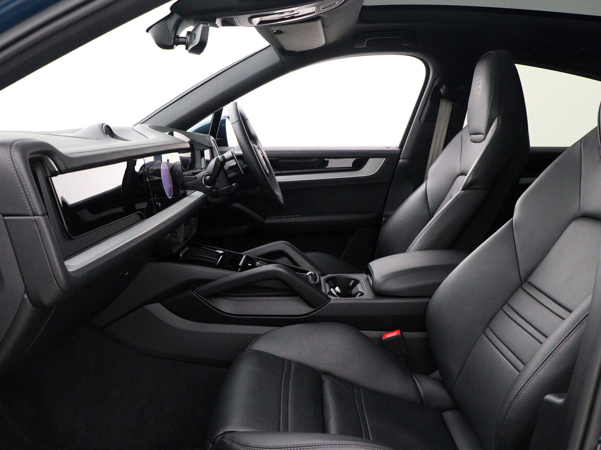 Porsche Cayenne view 24