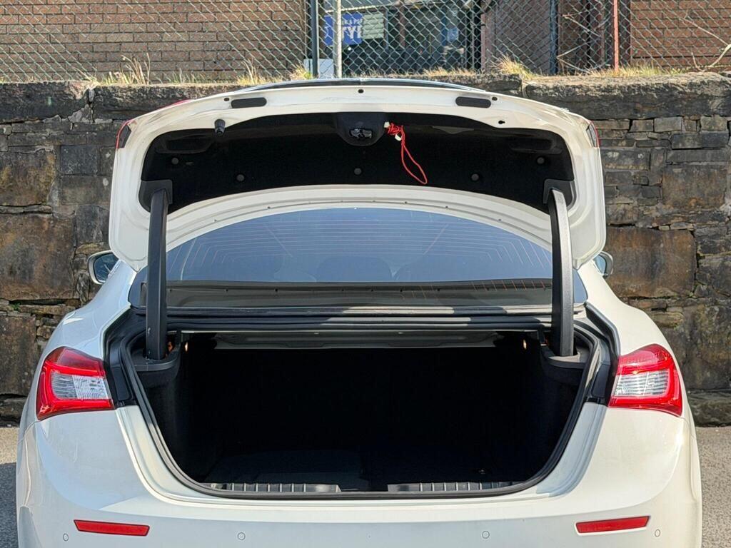 Maserati Ghibli view 21