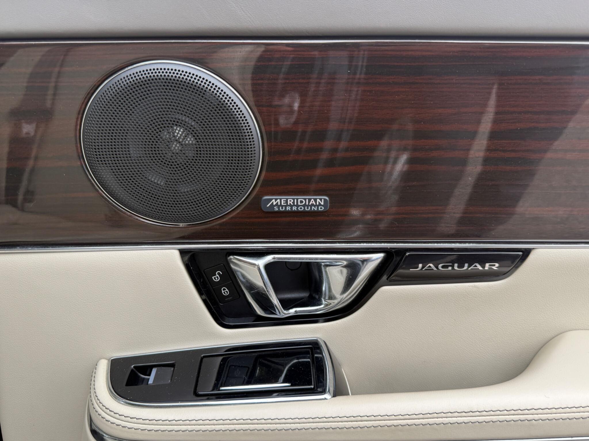 Jaguar XJ - Image 47