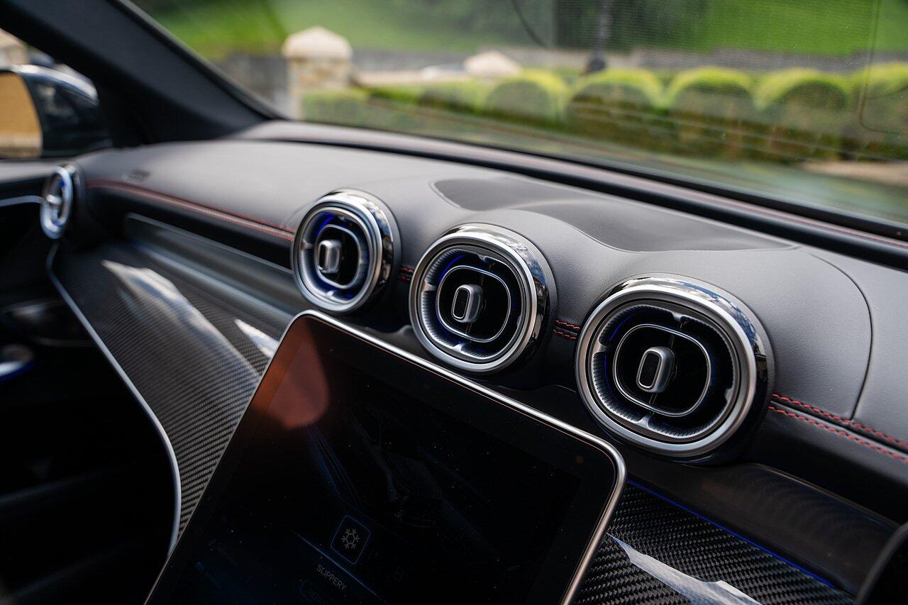 Mercedes-Benz GLC view 52