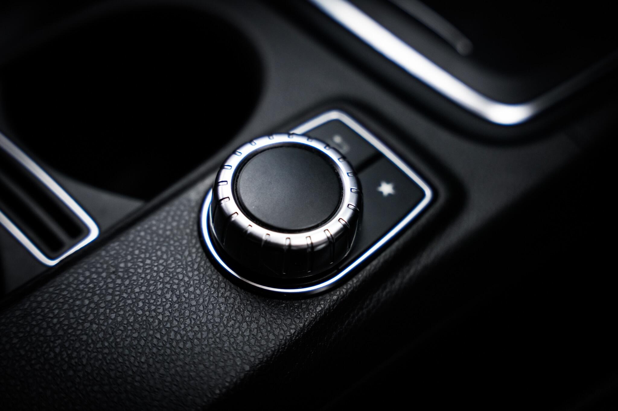 Mercedes-Benz Gla view 48
