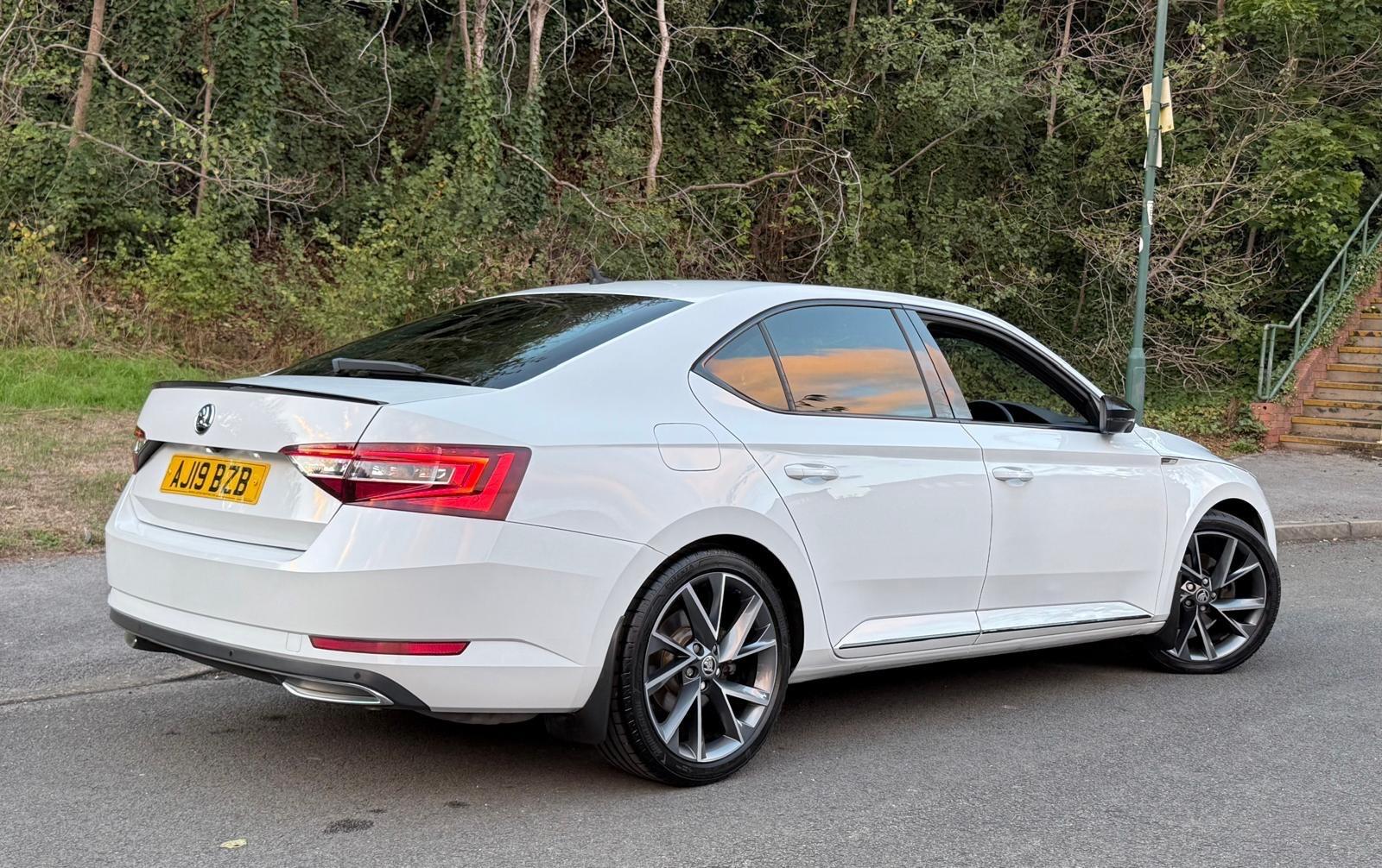 Skoda Superb view 8