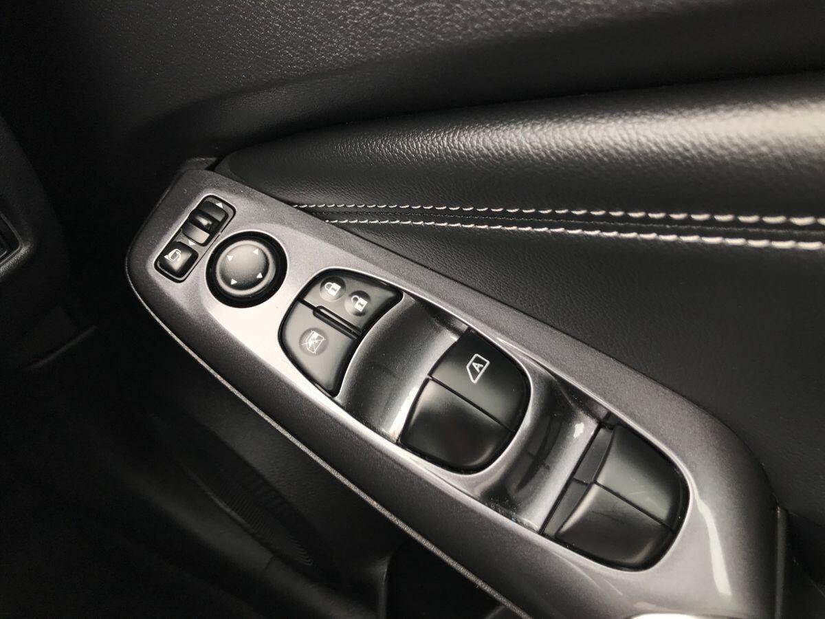 Nissan Juke view 25
