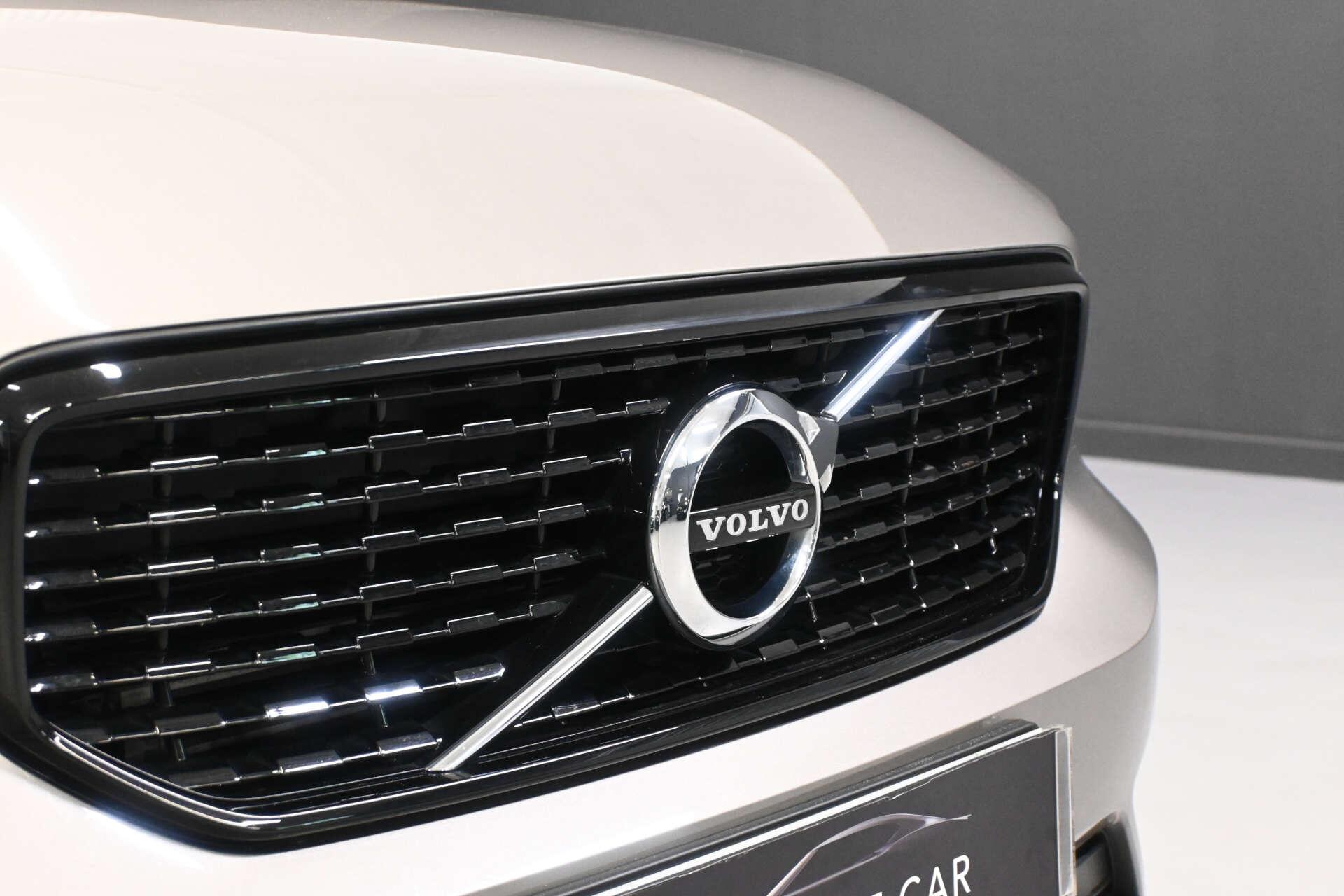 Volvo XC40 view 49