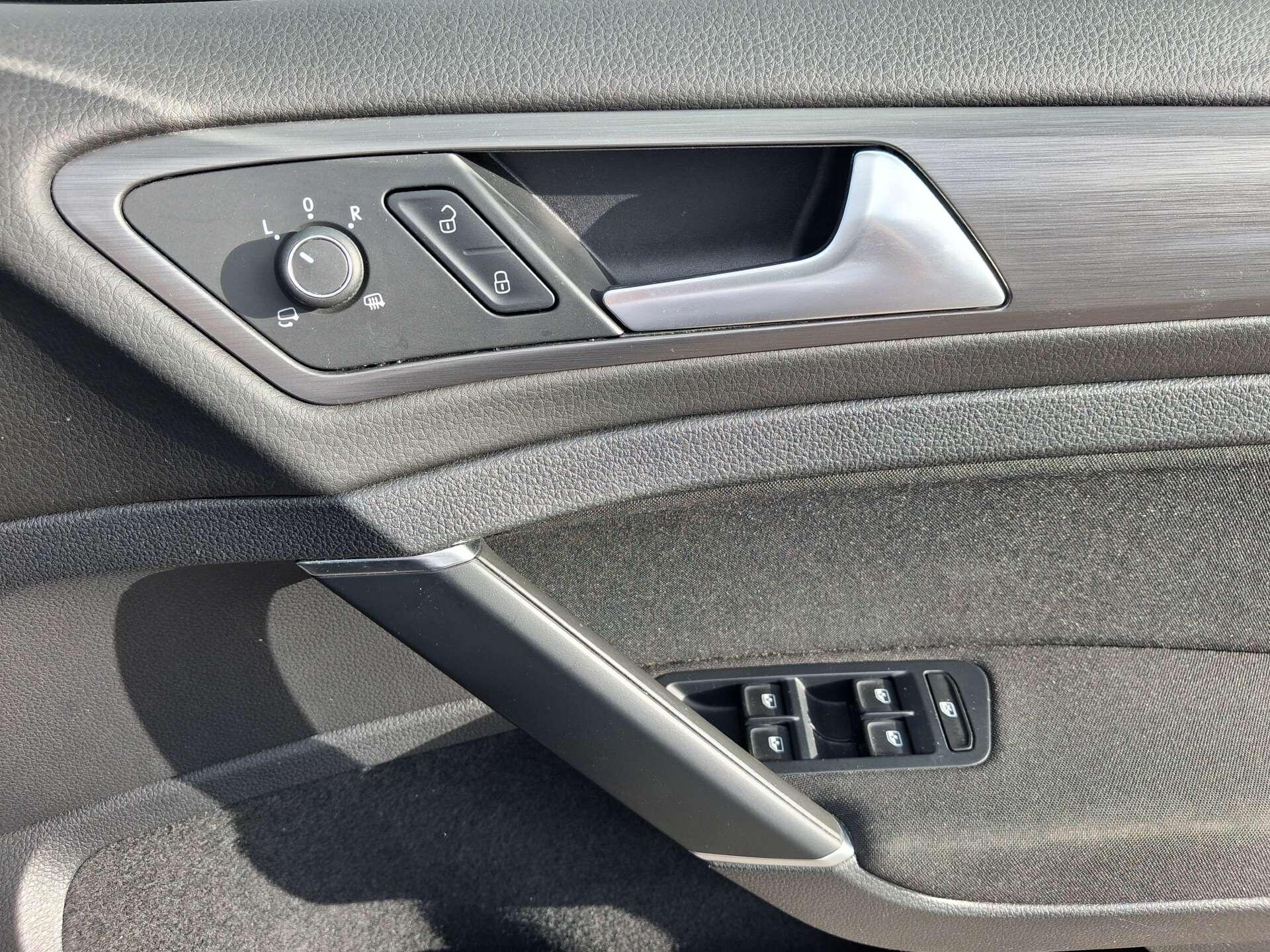 Volkswagen Golf view 37