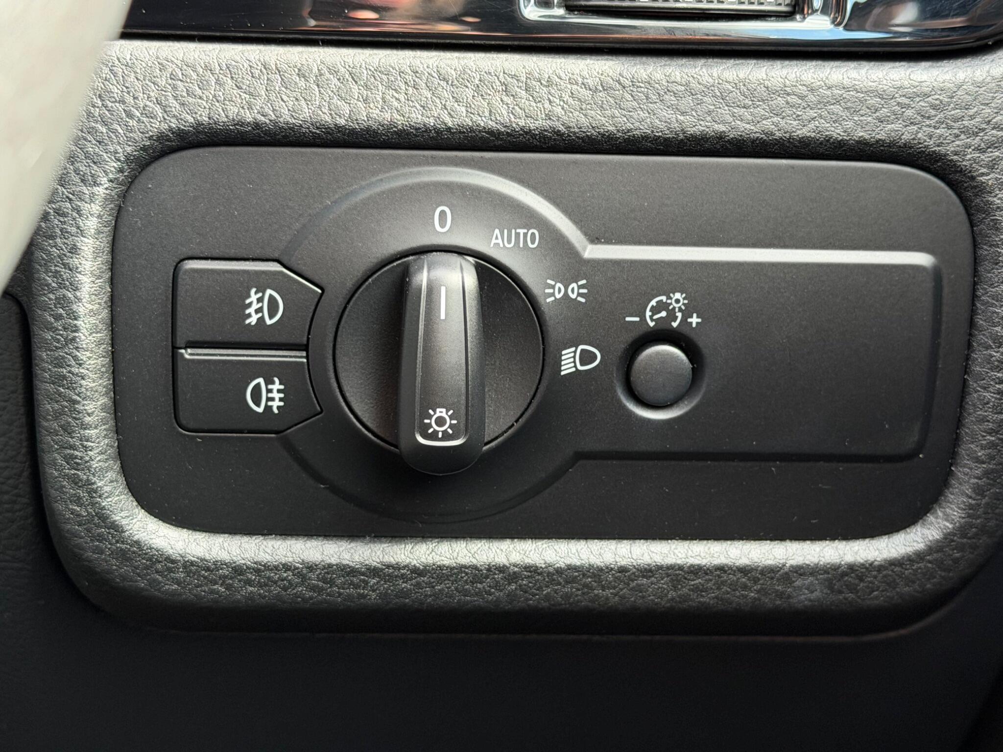 Volkswagen Touareg view 50