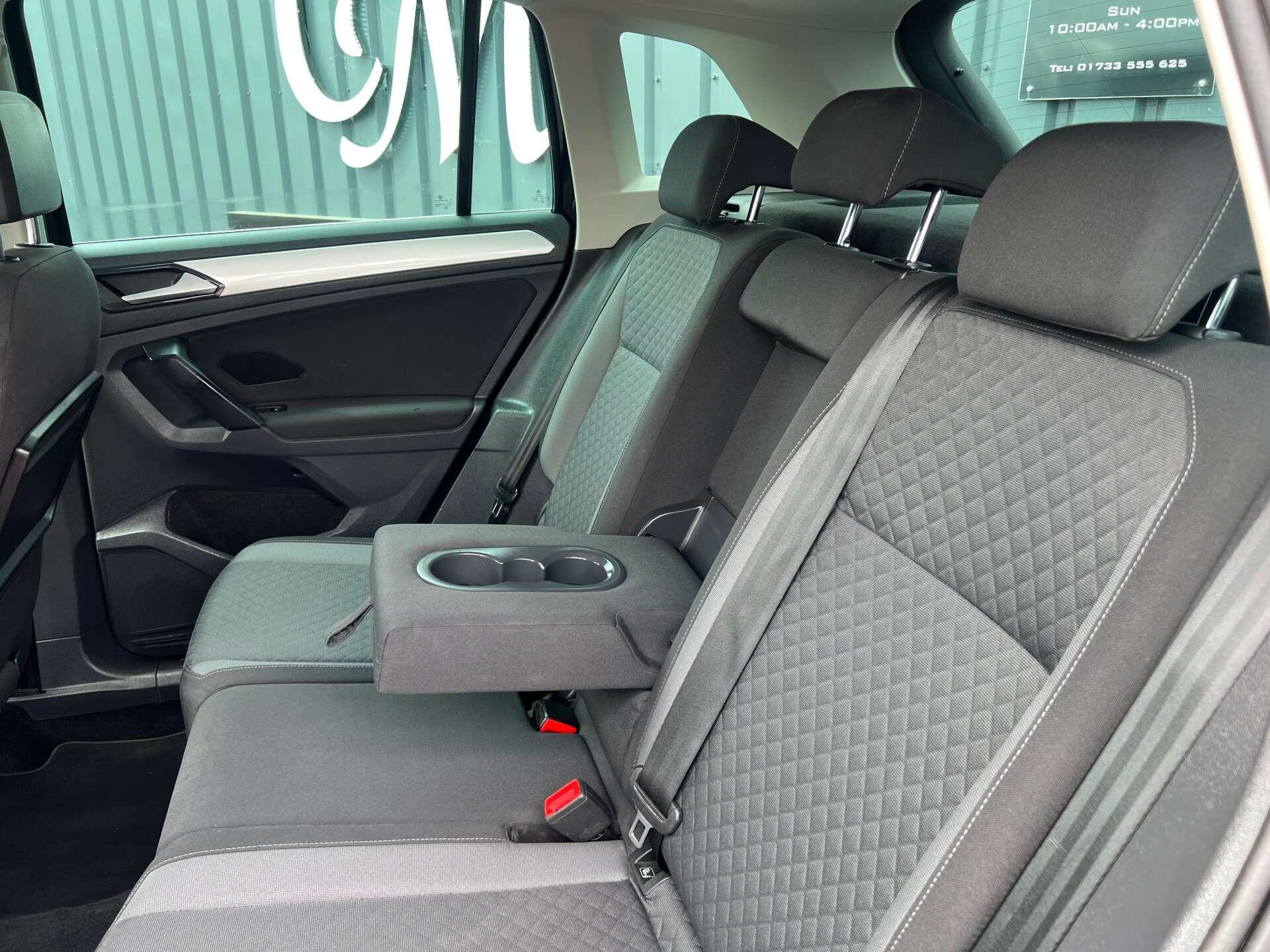 Volkswagen Tiguan view 34