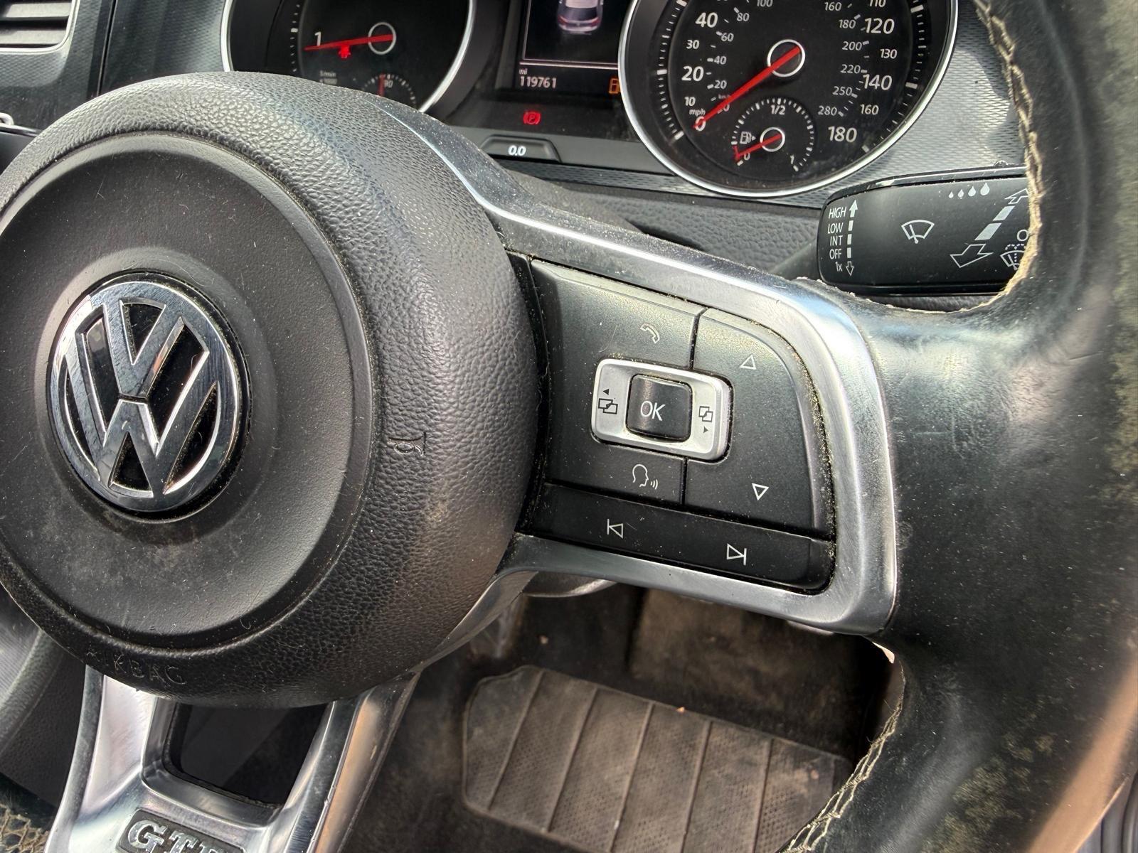 Volkswagen Golf view 27