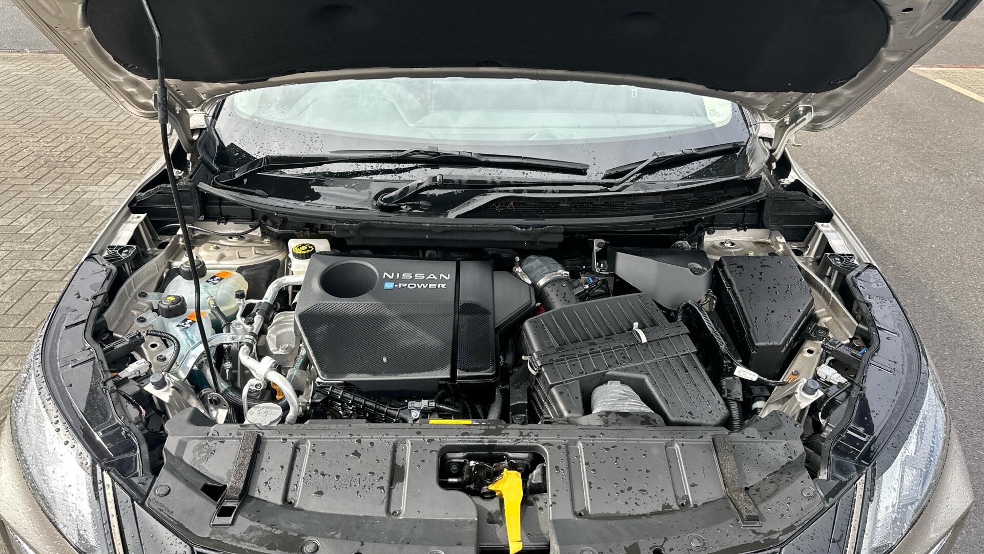 Nissan X-Trail view 25