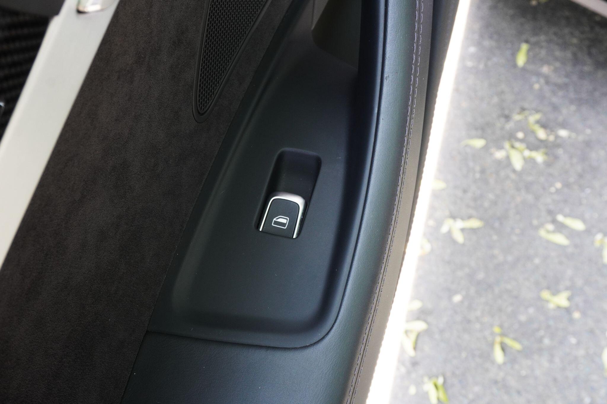 Audi S8 view 58
