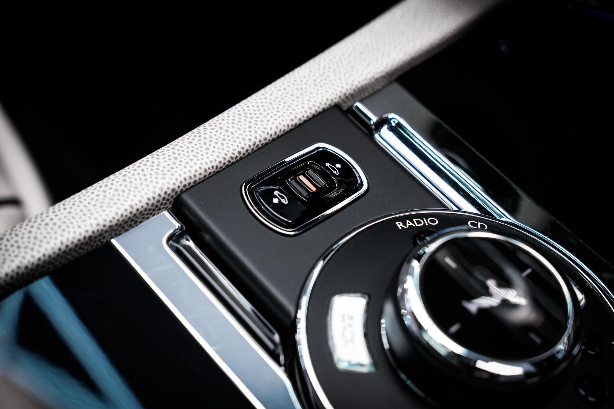 Rolls-Royce Wraith view 54