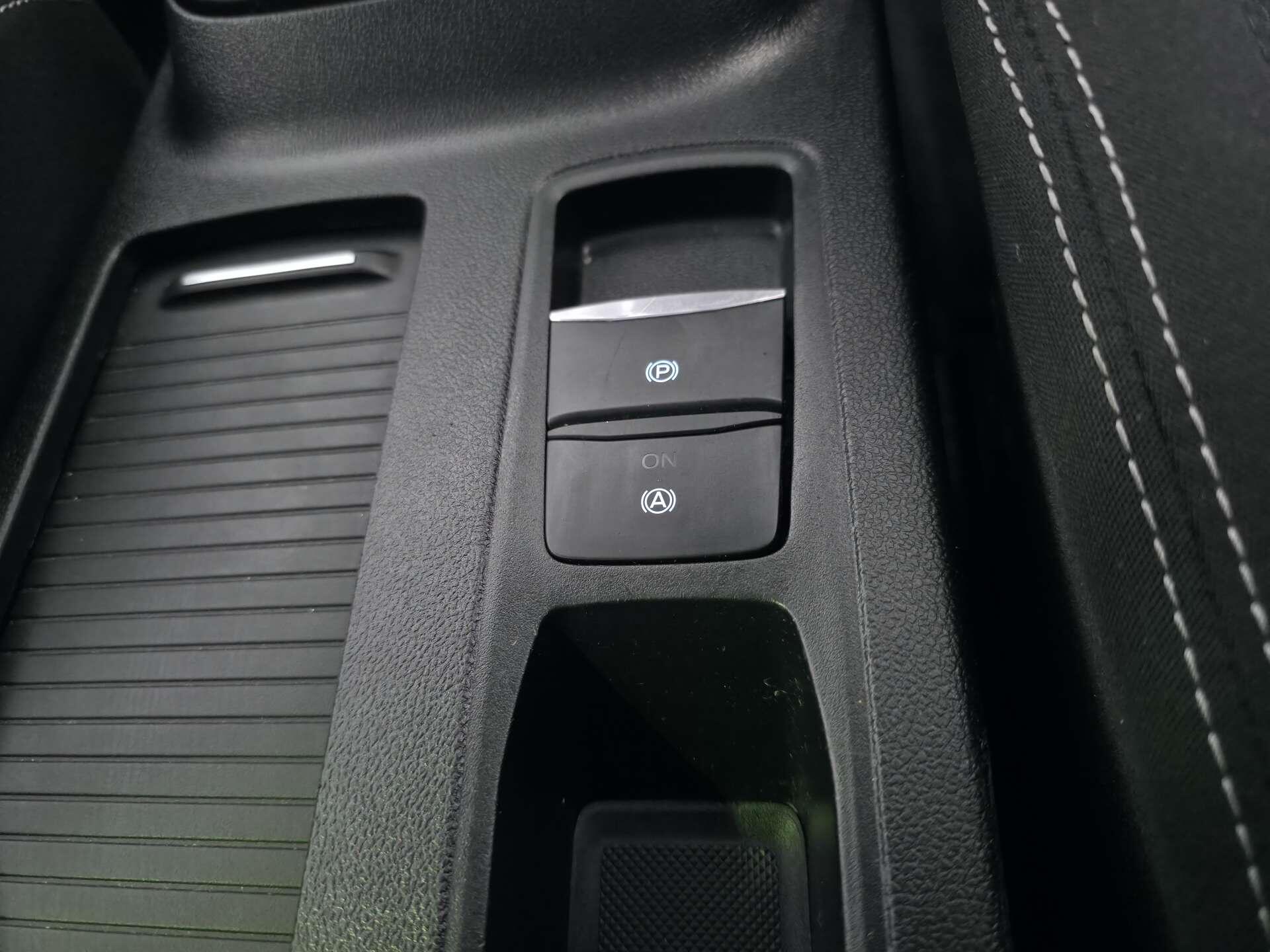 Ford Focus view 48
