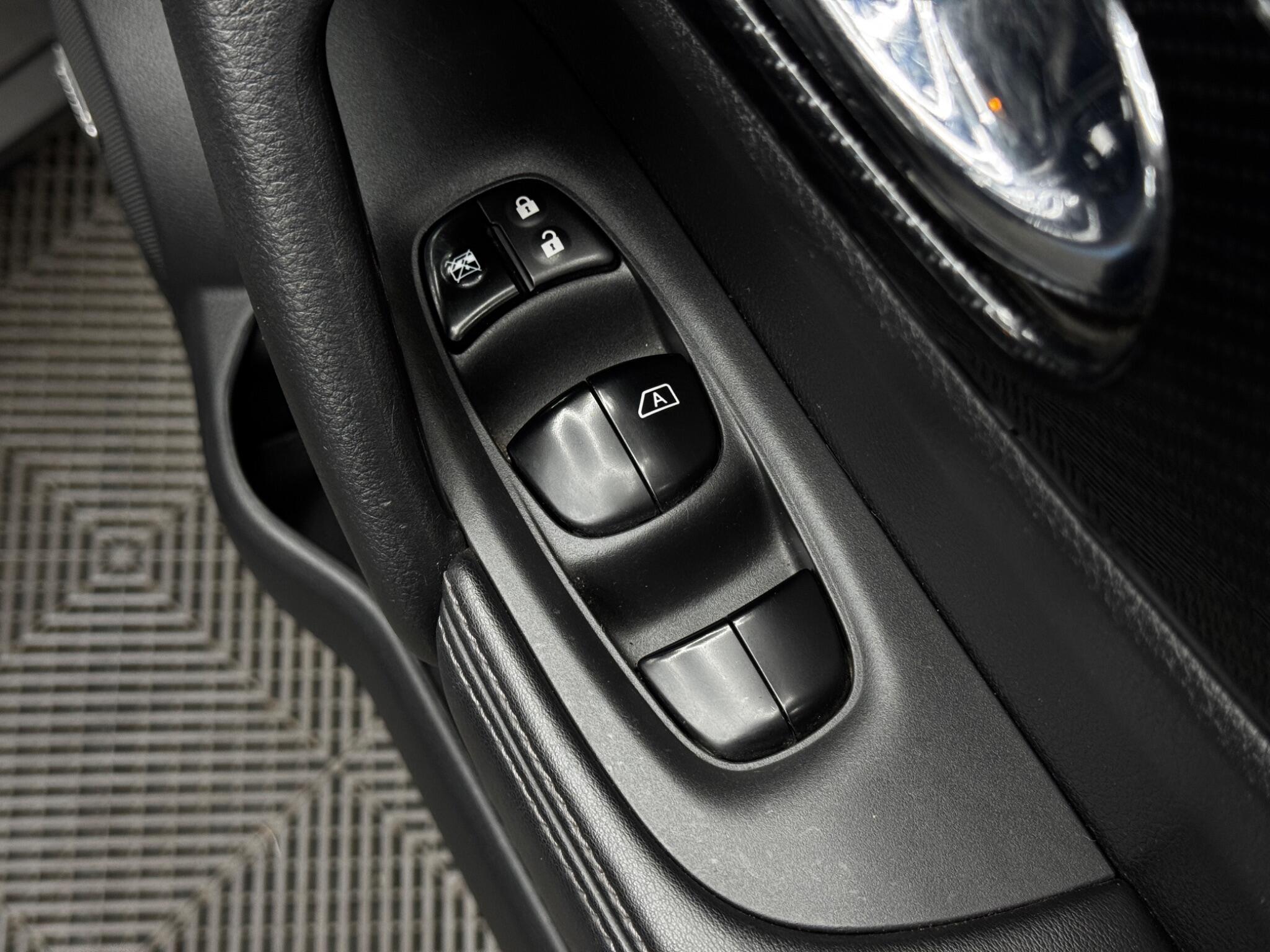 Nissan X-Trail view 38