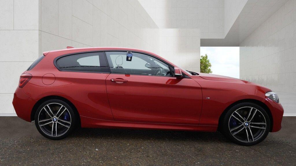 BMW 1 Series view 5
