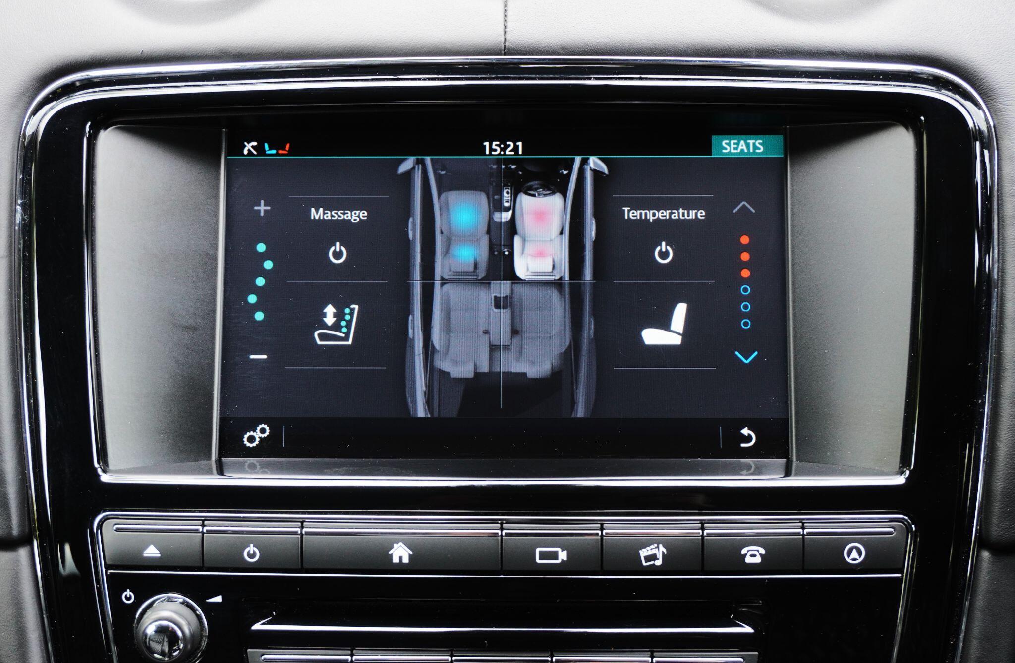 Jaguar XJ view 33