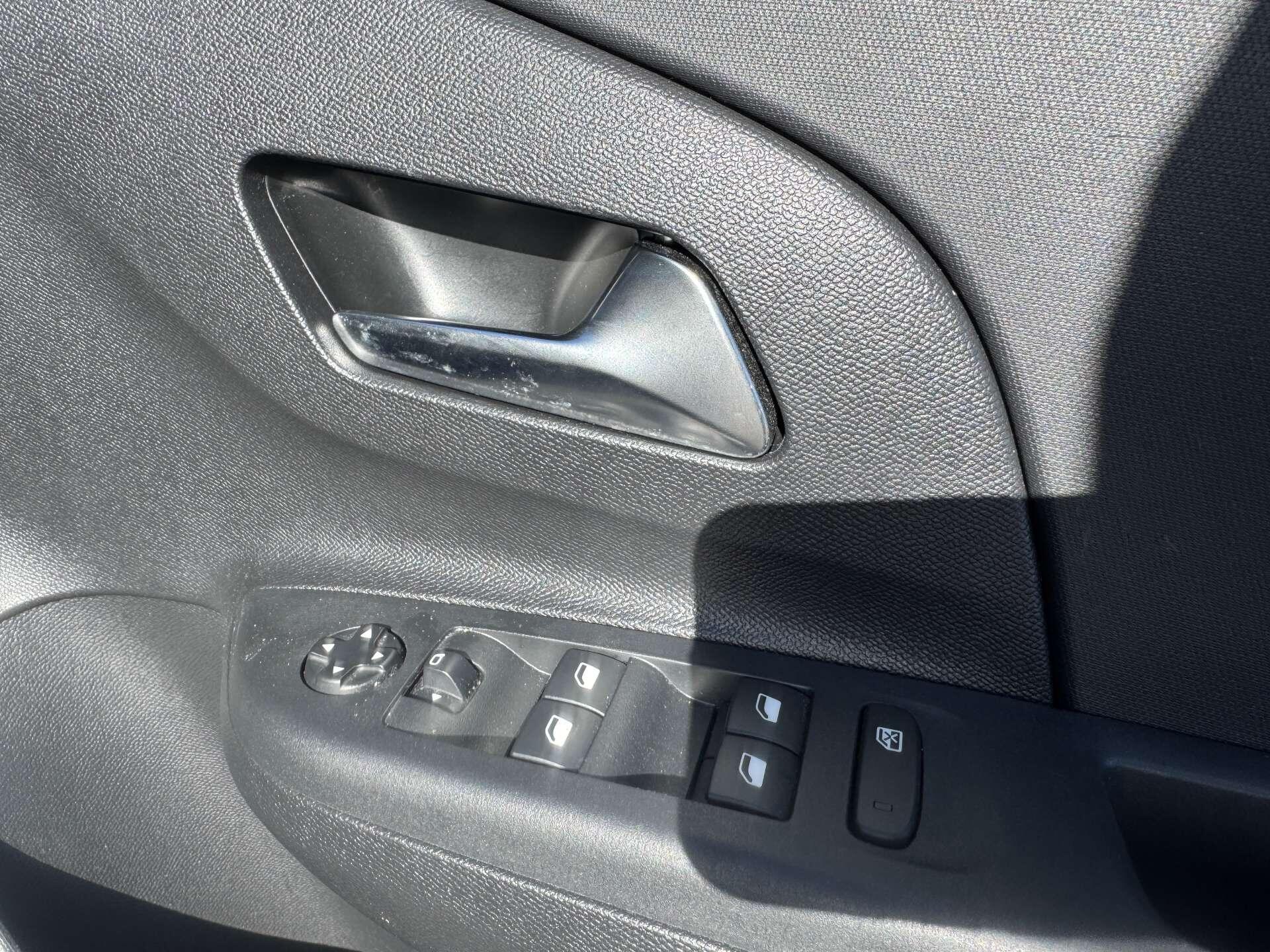 Vauxhall Corsa view 24