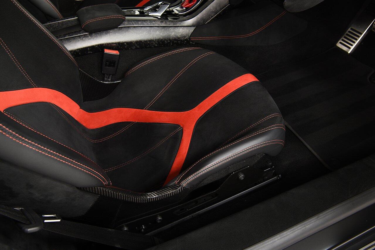 Lamborghini Huracan view 11