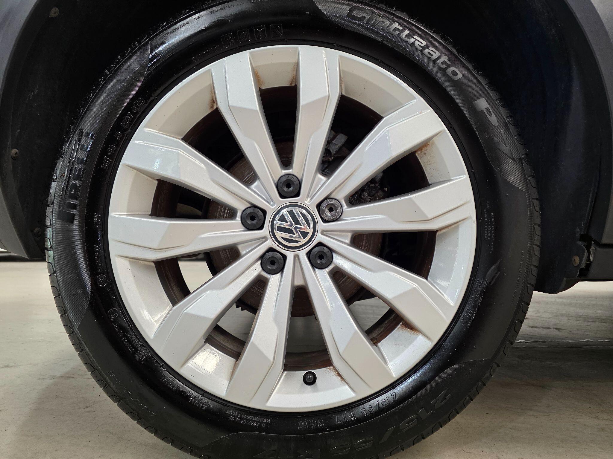 Volkswagen T-Roc view 28