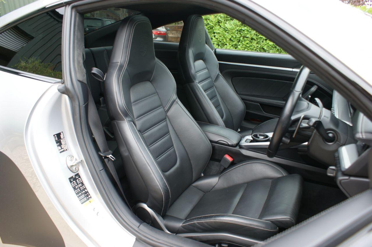 Porsche 911 view 69
