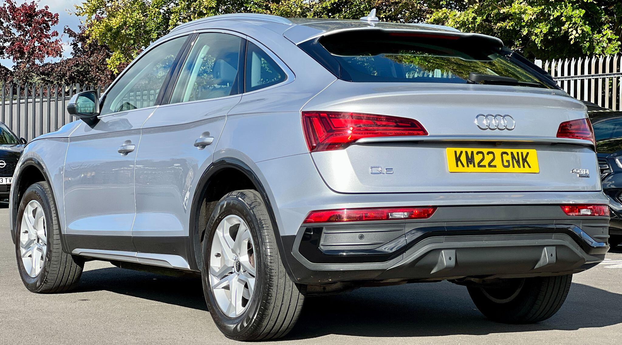 Audi Q5 view 5