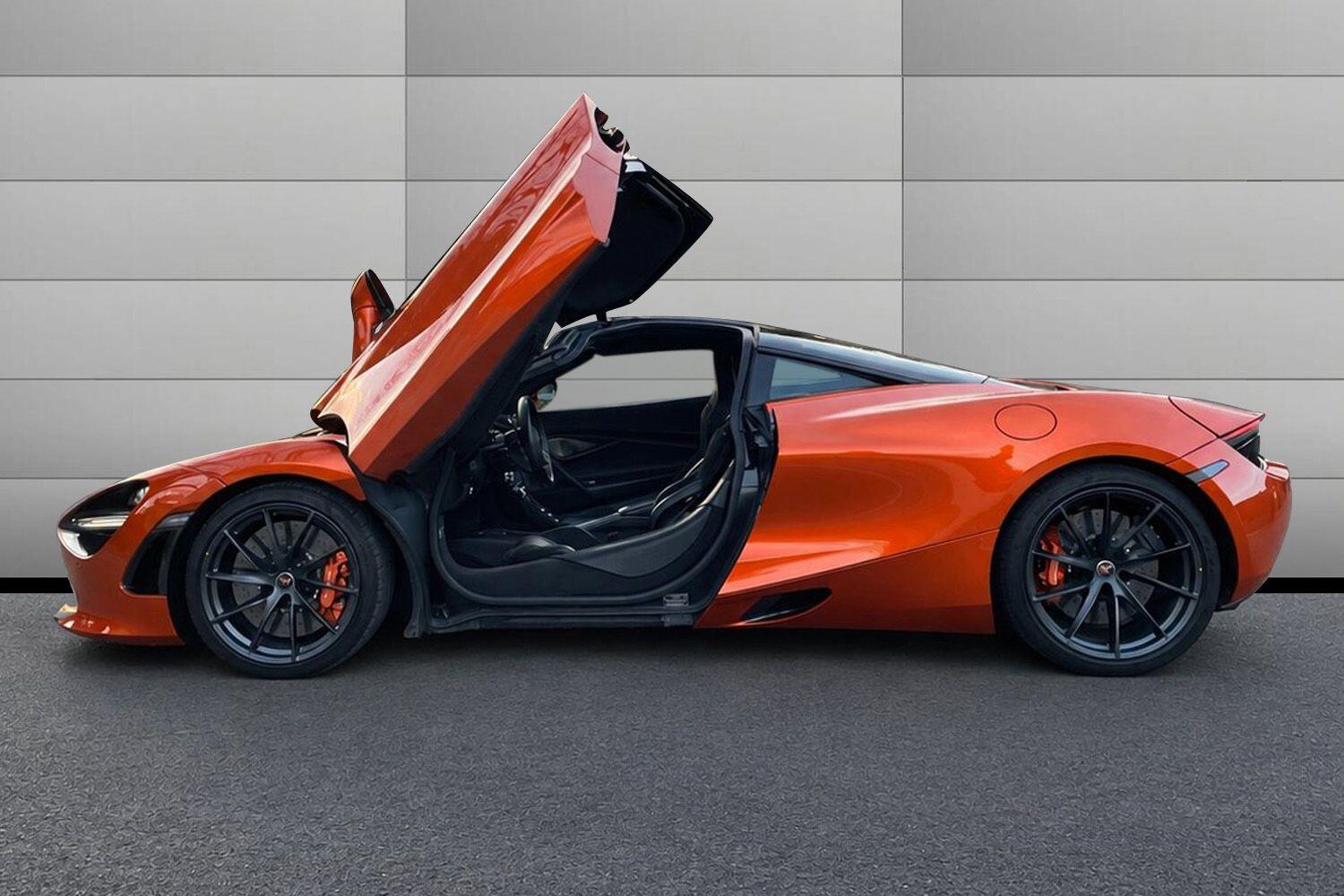 Mclaren 720s view 3