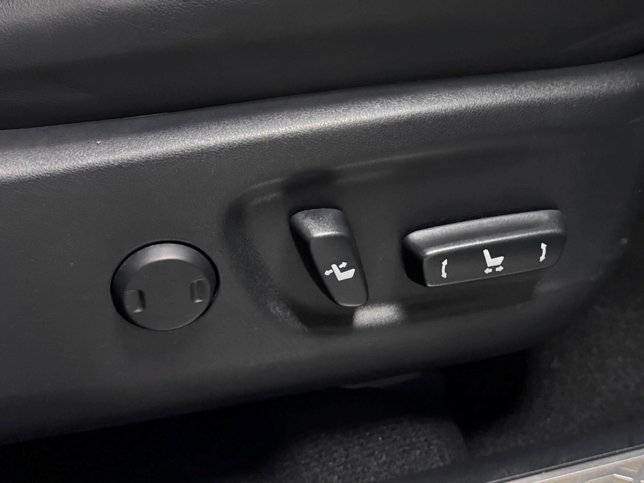 Lexus NX view 19