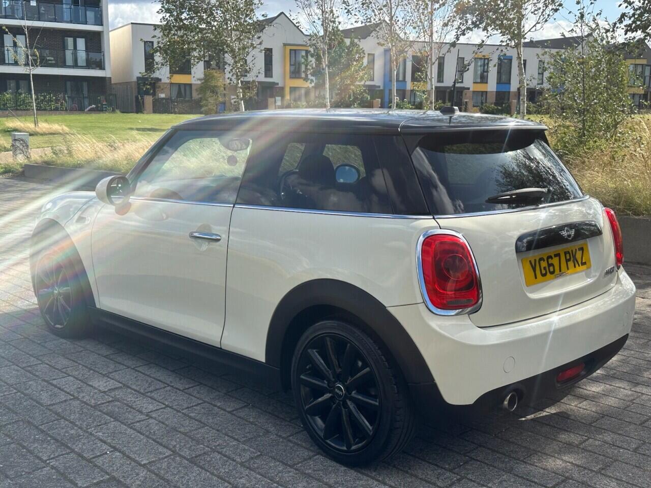 Mini Hatch view 9
