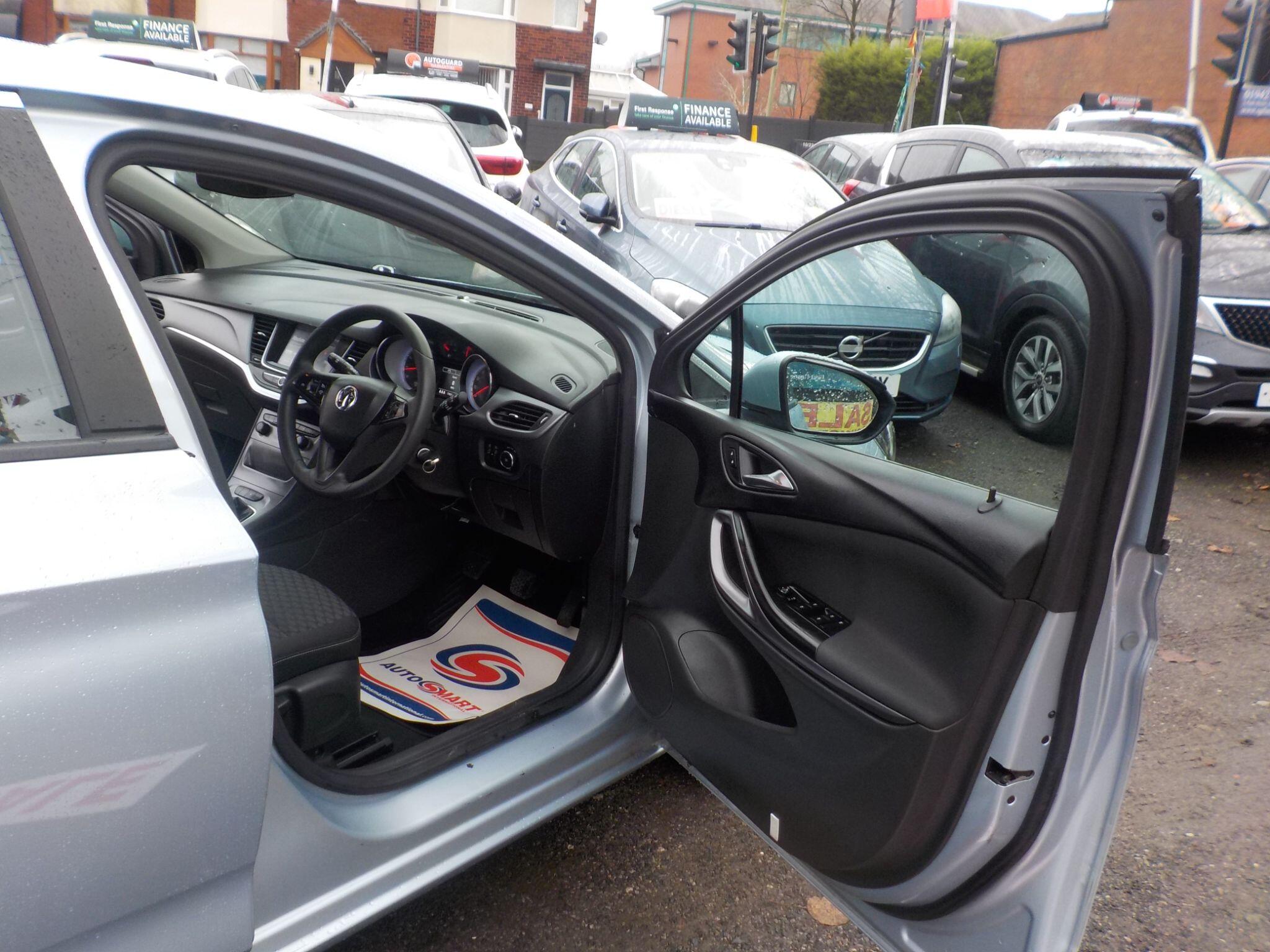 Vauxhall Astra 1.4i Turbo Design Euro 6 5dr