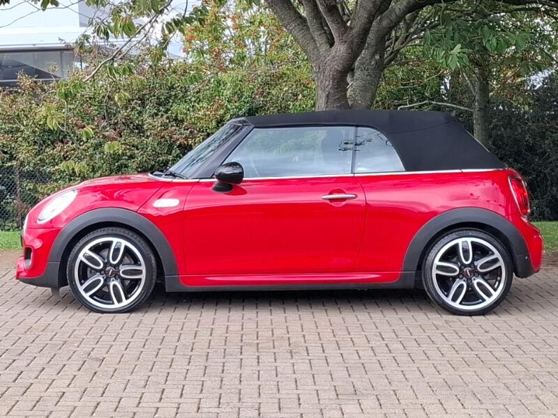 MINI Convertible view 4
