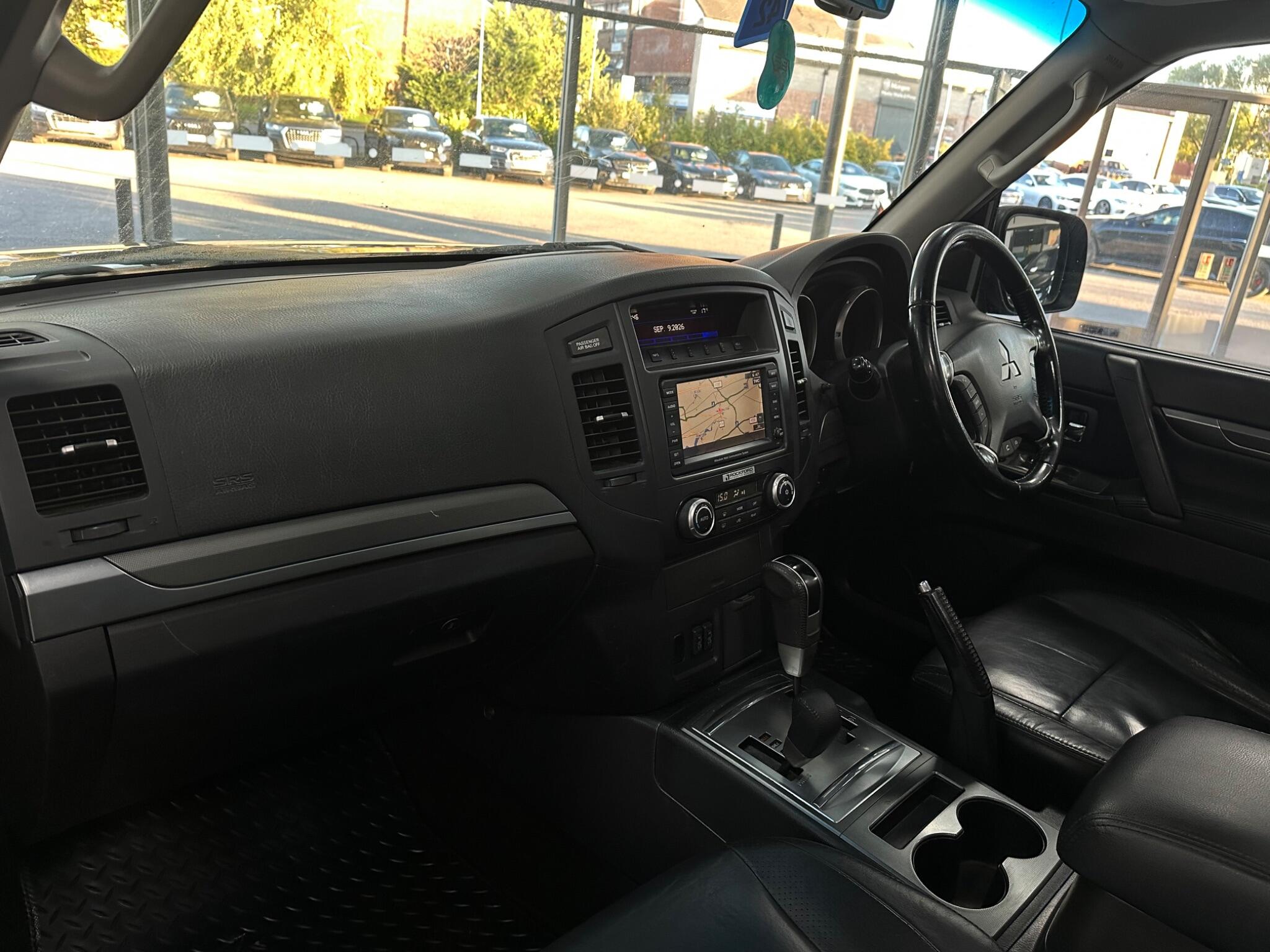 Mitsubishi Shogun view 32