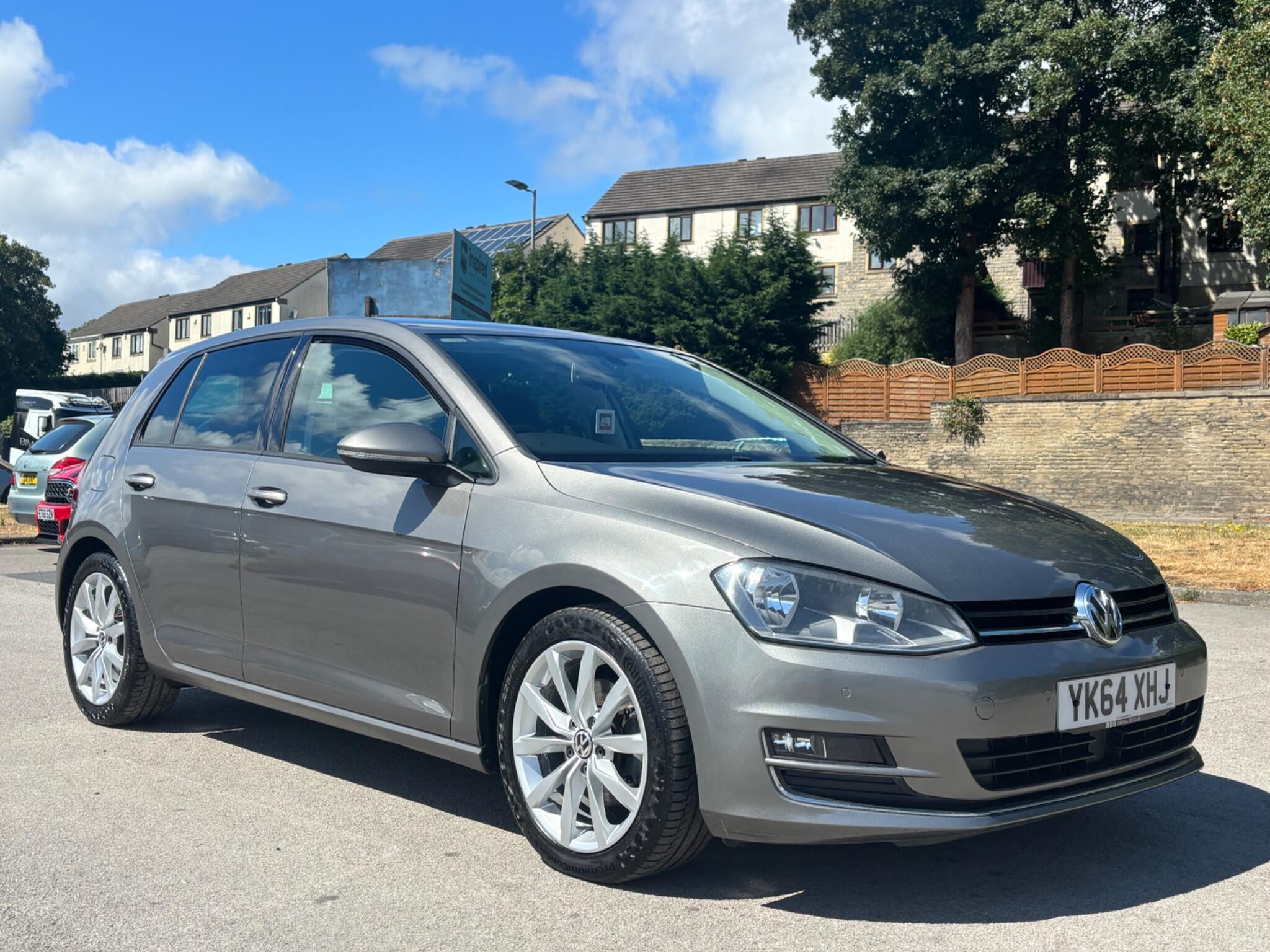 Volkswagen Golf view 3
