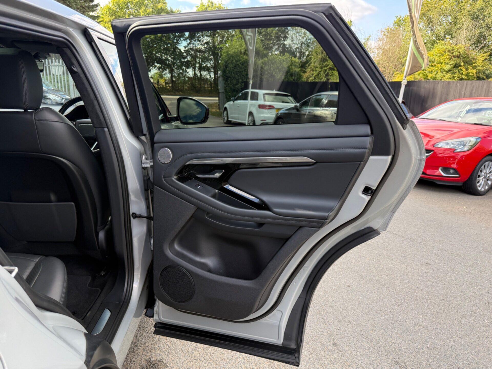 Land Rover Range Rover Evoque view 29