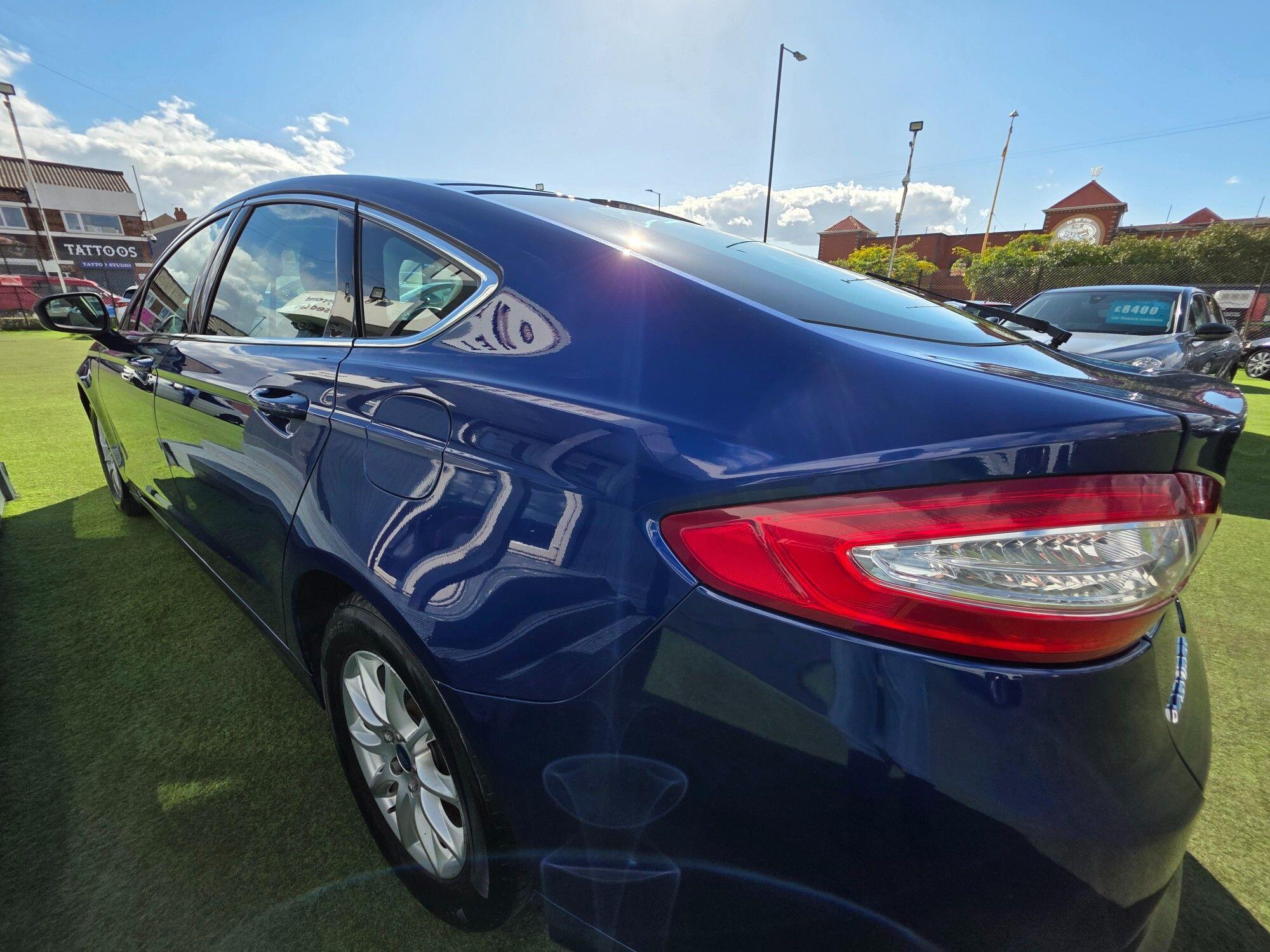 Ford Mondeo view 5
