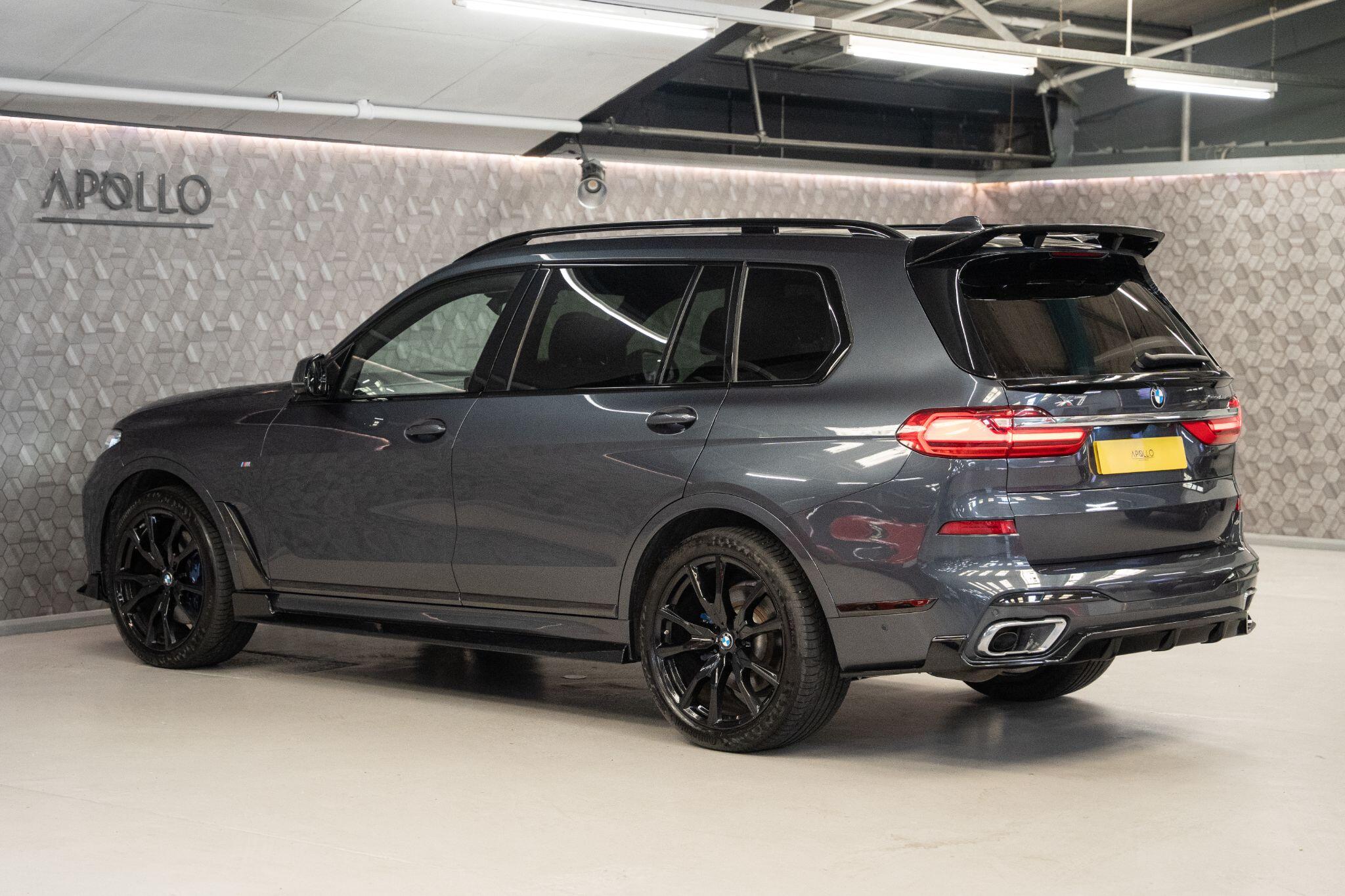 BMW X7 view 9