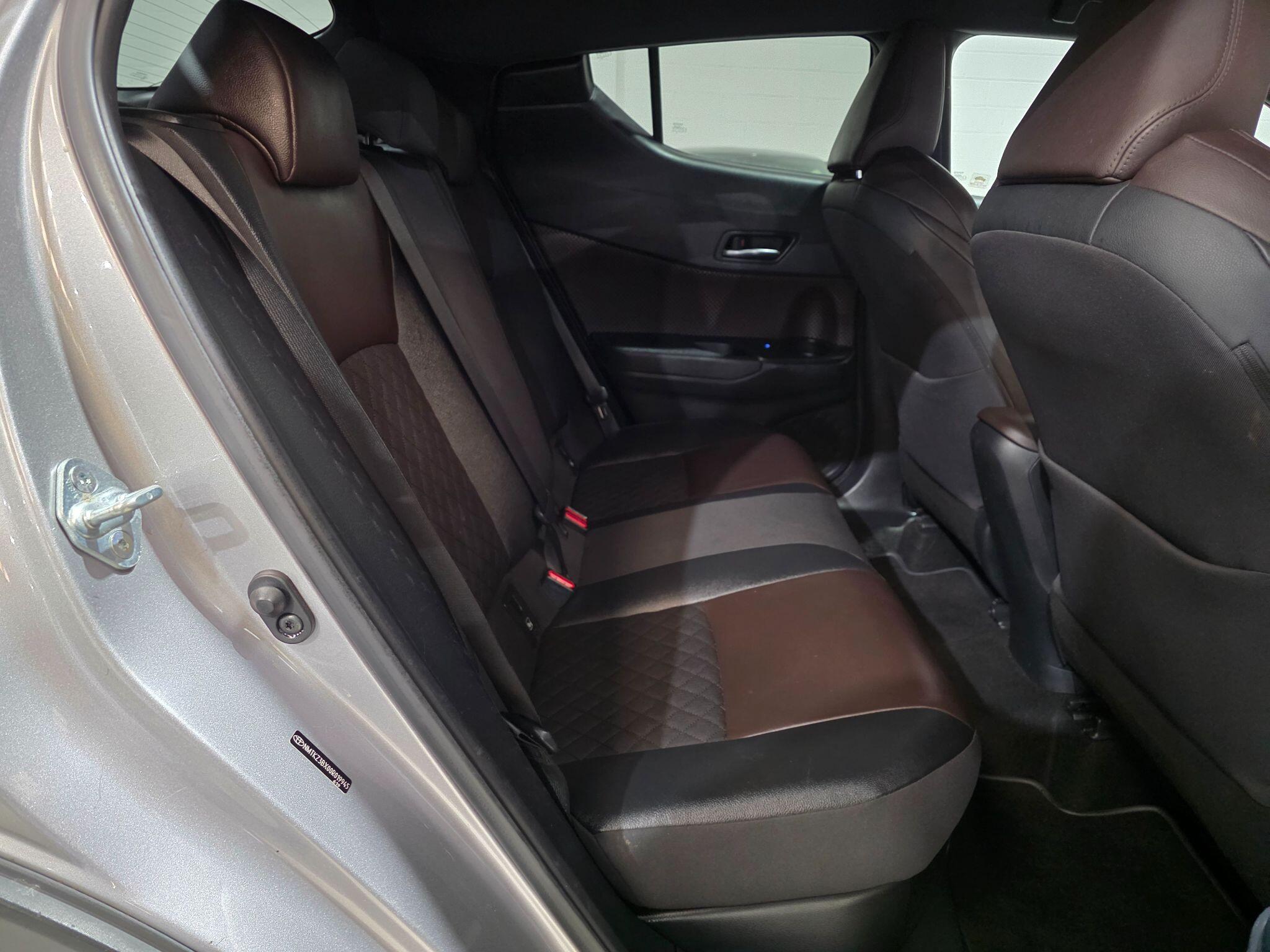 Toyota C-HR view 20