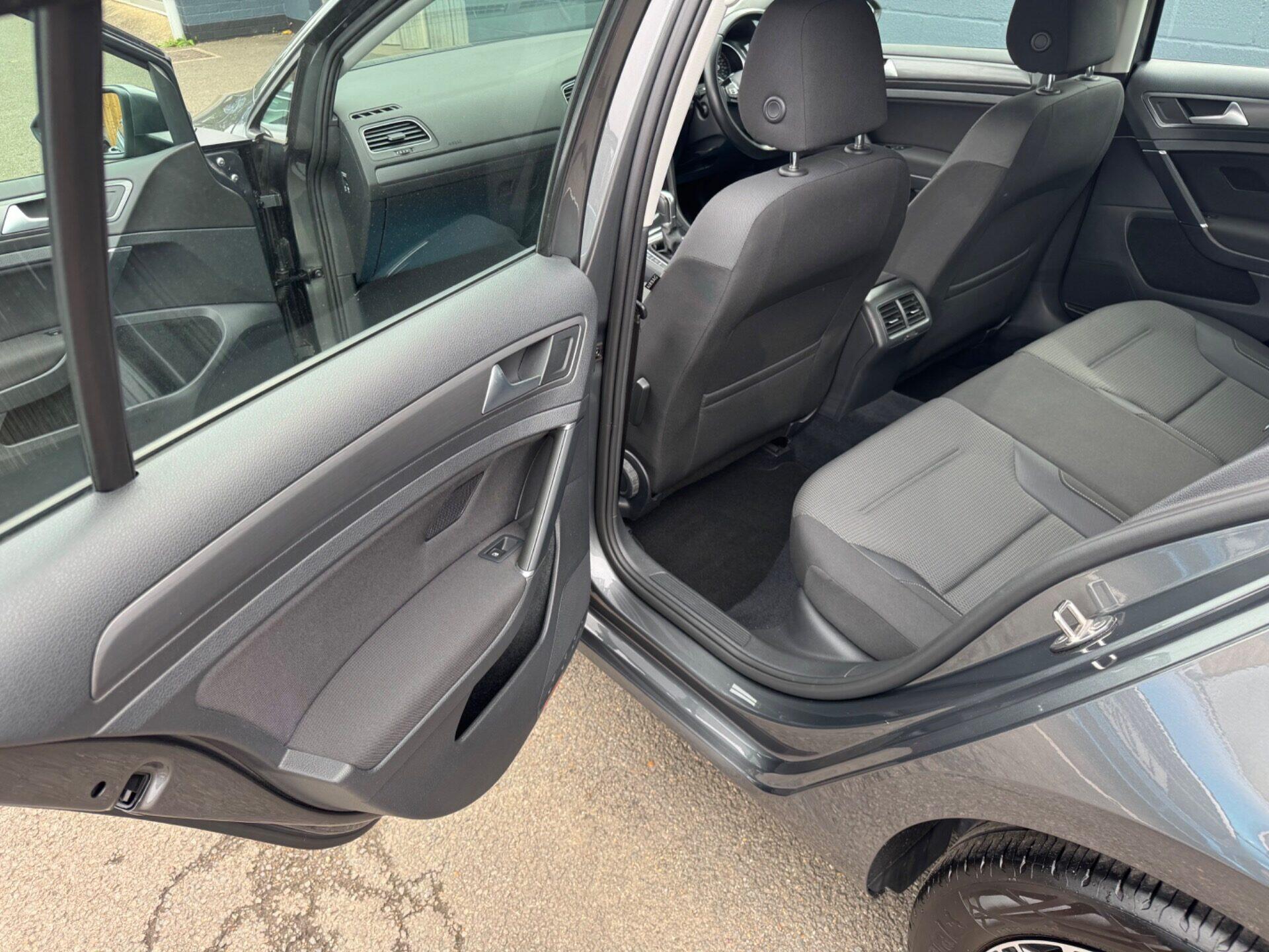 Volkswagen Golf view 31